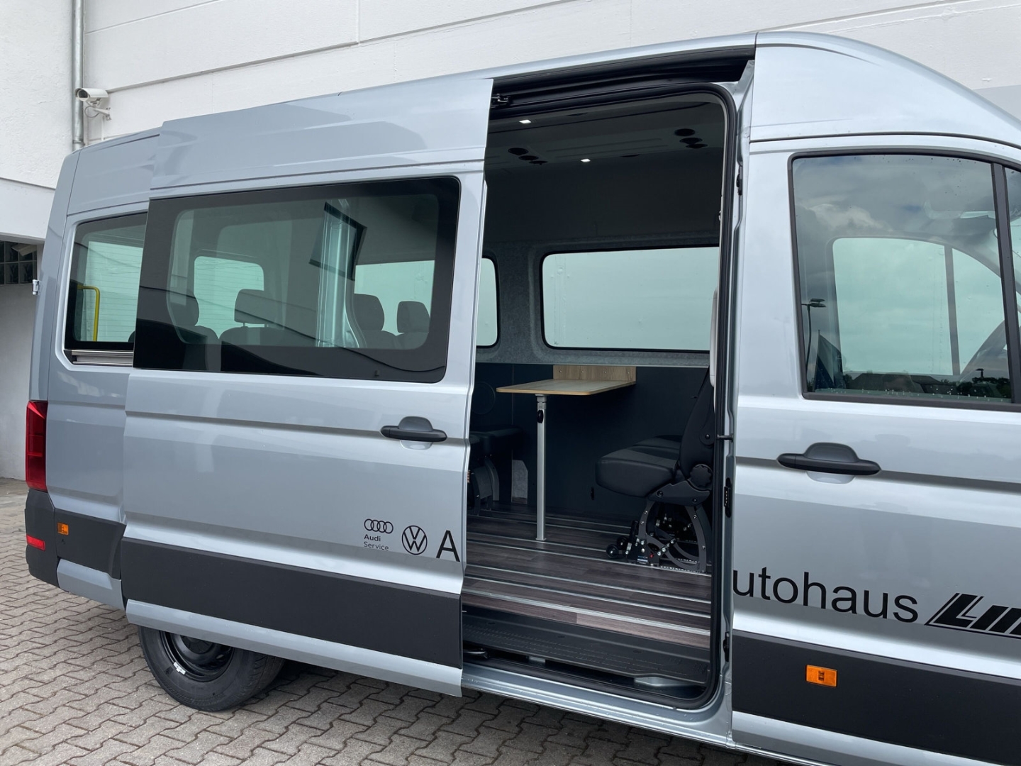 Crafter 35 2.0 TDI Autom. 9-Sitzer/LED/Standhzg/Kamera/ACC/Navi/App-Connect/Sitzhzg