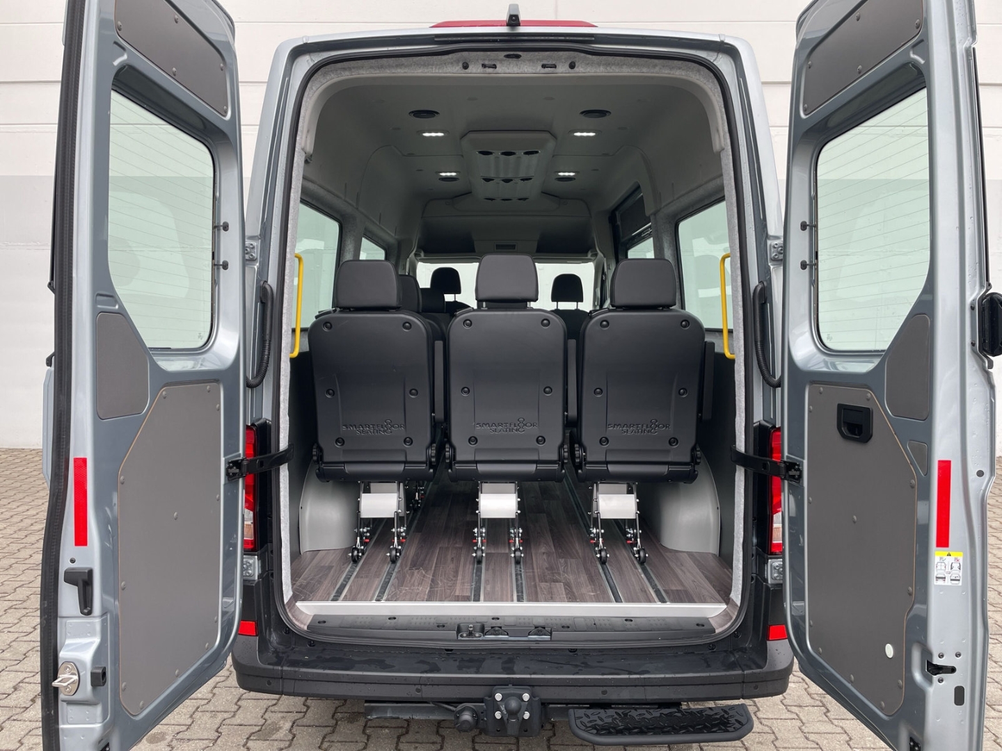 Crafter 35 2.0 TDI Autom. 9-Sitzer/LED/Standhzg/Kamera/ACC/Navi/App-Connect/Sitzhzg