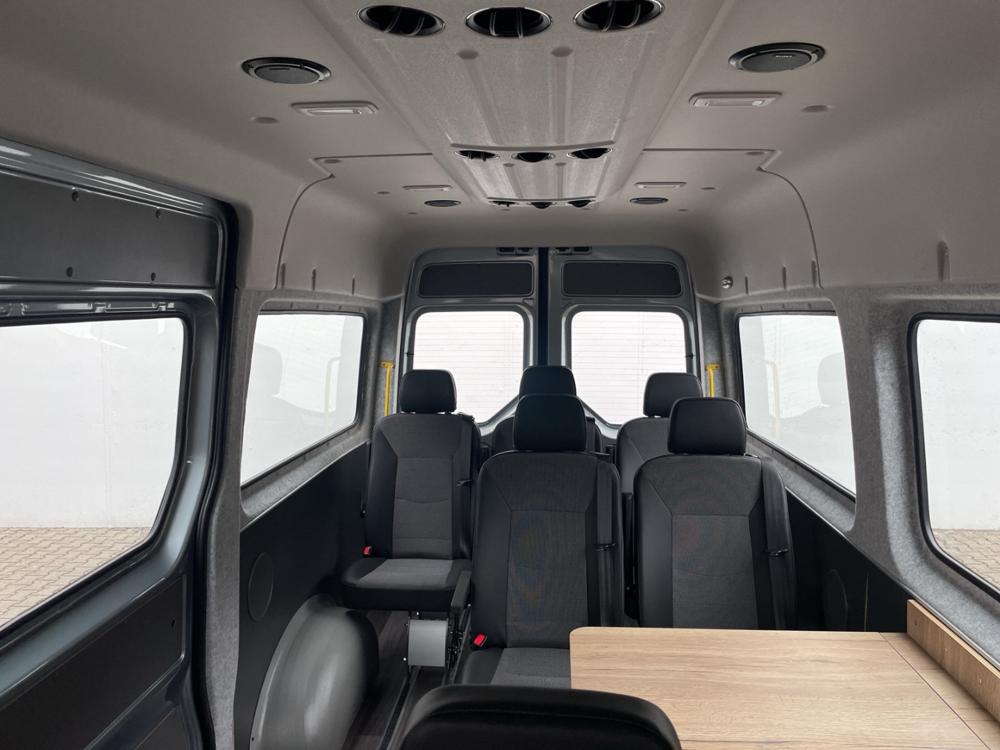Crafter 35 2.0 TDI Autom. 9-Sitzer/LED/Standhzg/Kamera/ACC/Navi/App-Connect/Sitzhzg