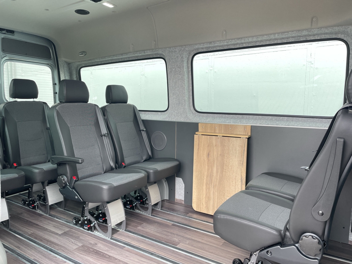 Crafter 35 2.0 TDI Autom. 9-Sitzer/LED/Standhzg/Kamera/ACC/Navi/App-Connect/Sitzhzg