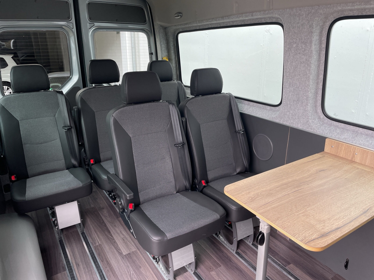 Crafter 35 2.0 TDI Autom. 9-Sitzer/LED/Standhzg/Kamera/ACC/Navi/App-Connect/Sitzhzg