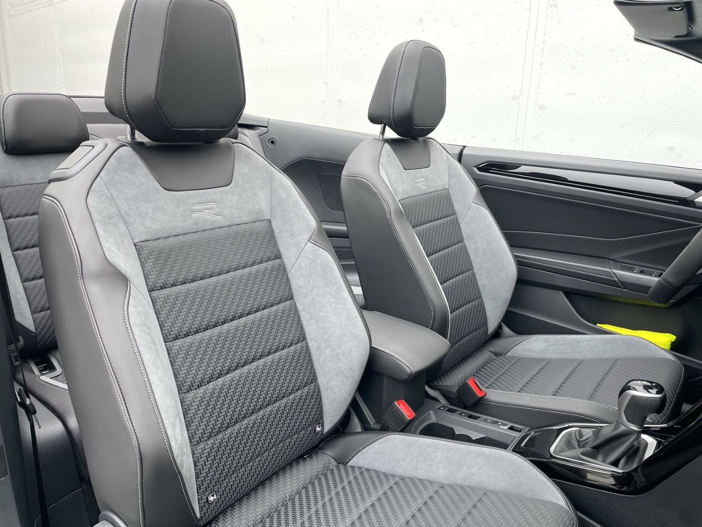 T-Roc Cabriolet R-Line 1.5 TSI DSG Kamera/Navi  App-Connect/IQ.LIGHT/Keyless/VW-Sound
