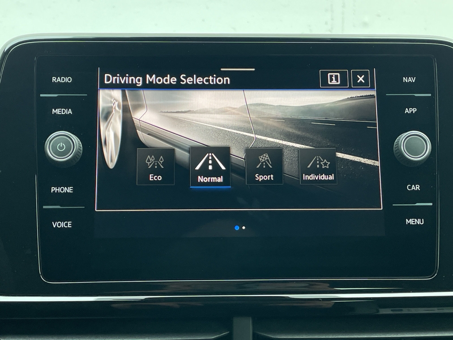 T-Roc Cabriolet R-Line 1.5 TSI DSG Kamera/Navi  App-Connect/IQ.LIGHT/Keyless/VW-Sound
