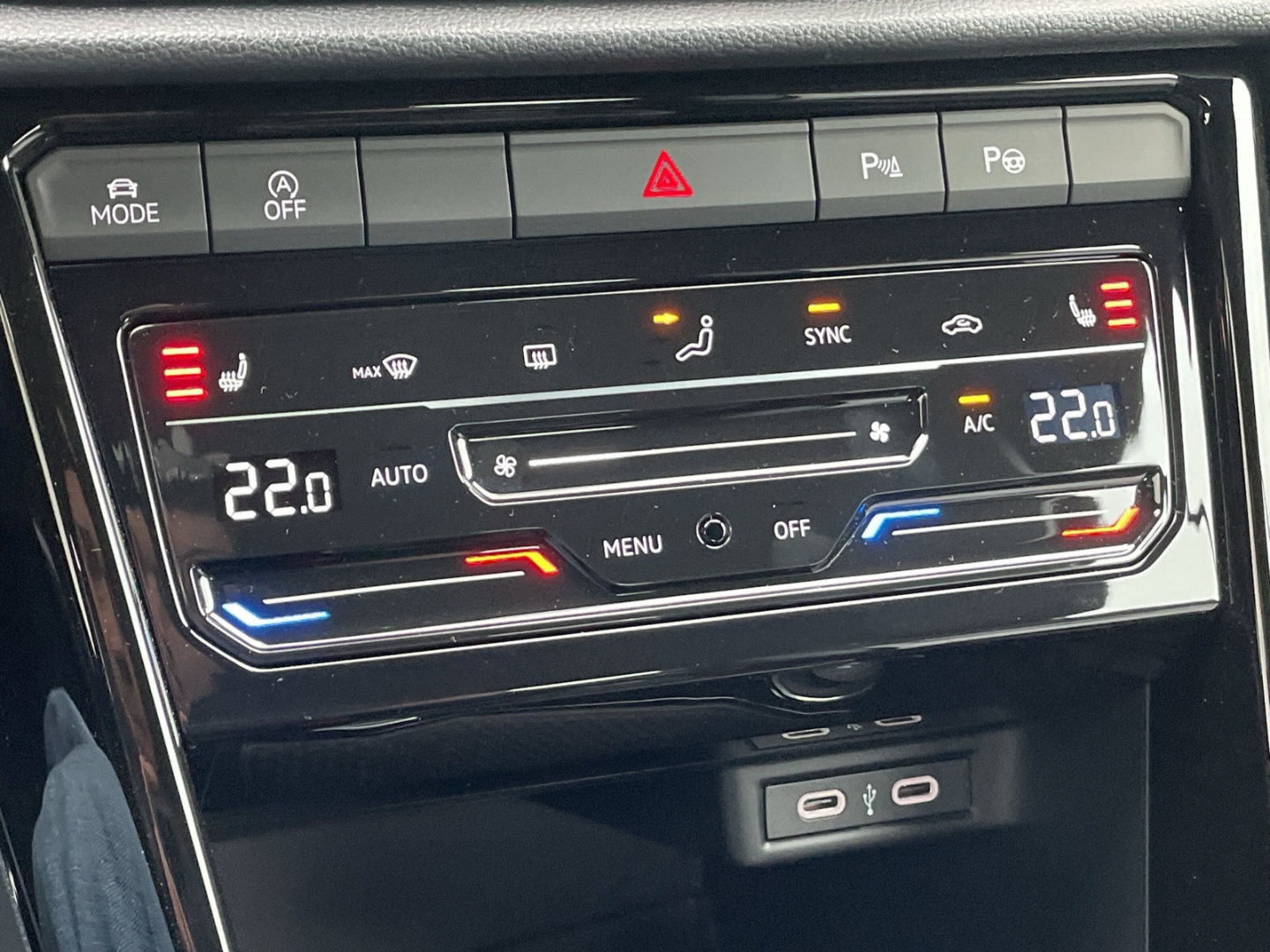 T-Roc Cabriolet R-Line 1.5 TSI DSG Kamera/Navi  App-Connect/IQ.LIGHT/Keyless/VW-Sound