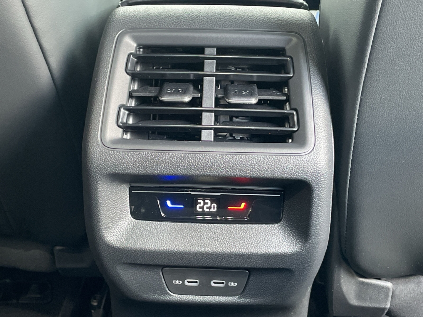 Tayron R-Line 1.5 eHybrid HUD/AHK/Matrix/DCC/H&K/360°Kamera/Keyless/ACC