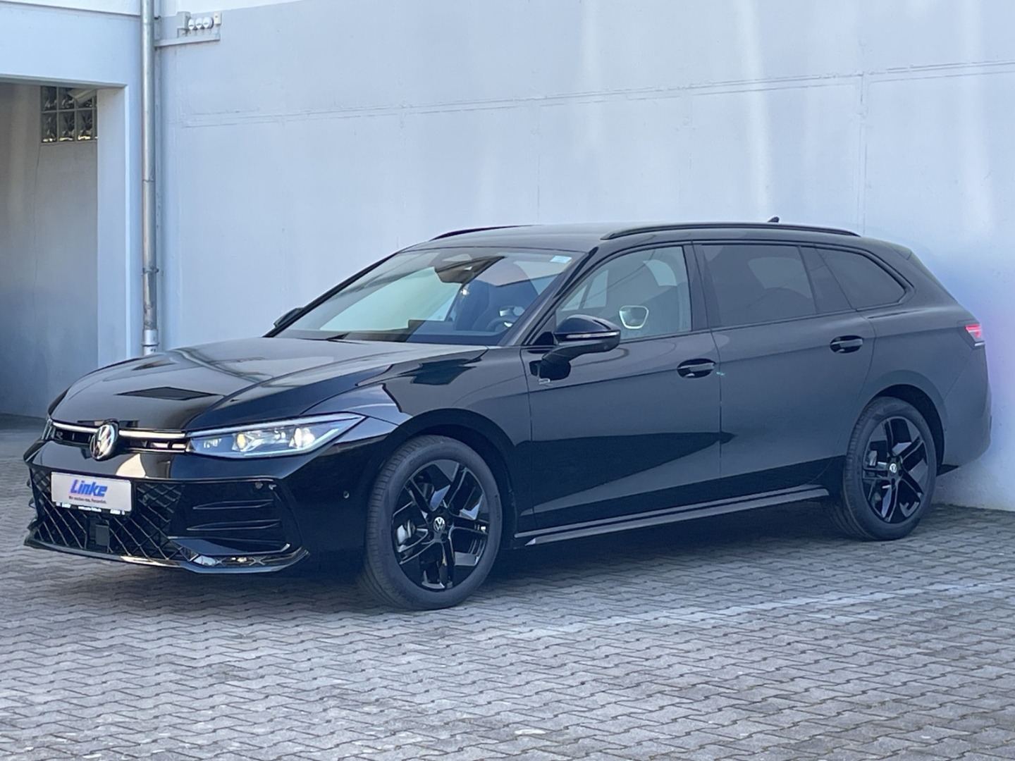 Passat 2.0 TDI R-line HUD/AHK/DCC Pro/360°Kamera/IQ.LIGHT/Navi/ACC/el.Heckklappe/Keyless