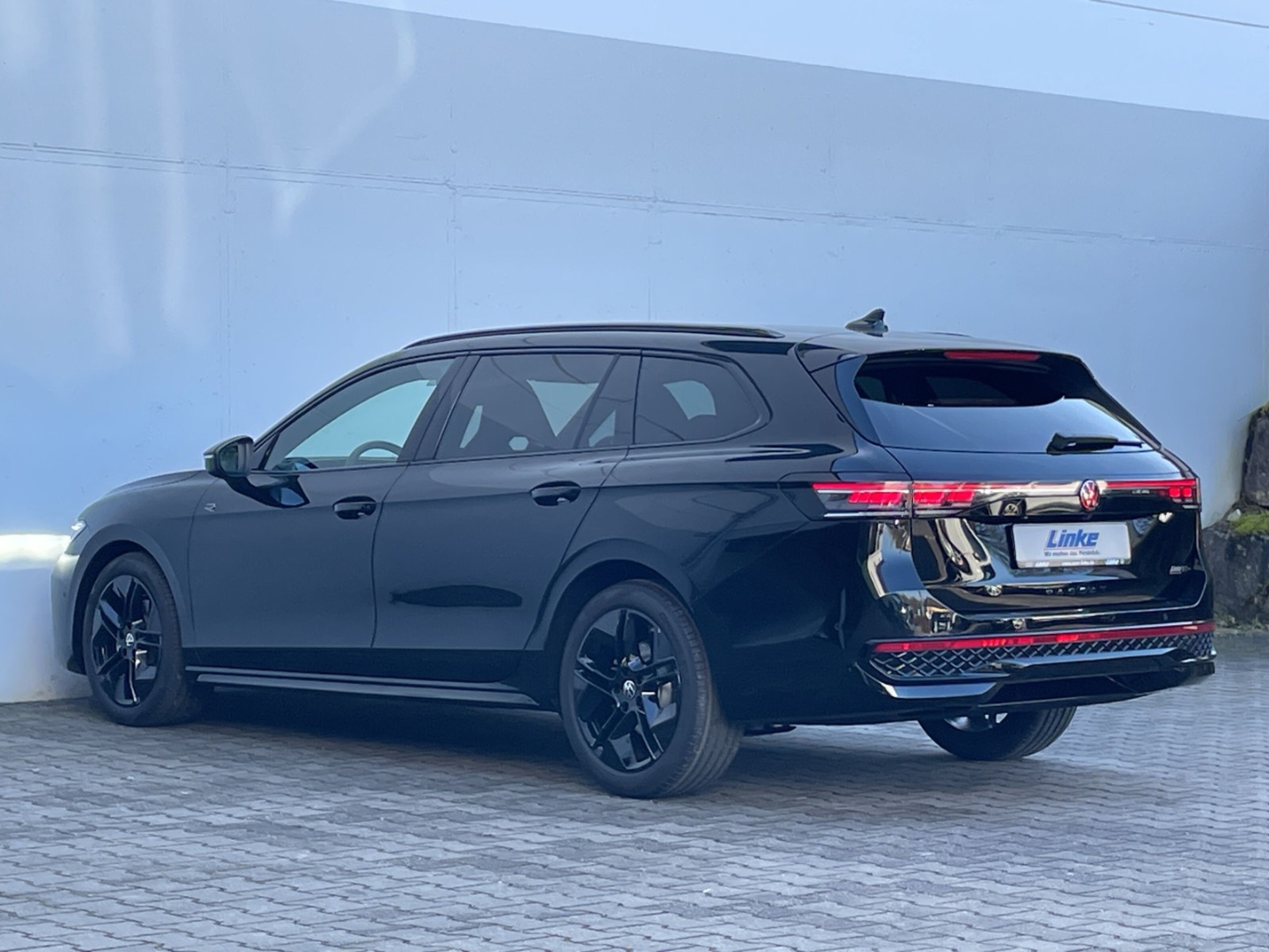 Passat 2.0 TDI R-line HUD/AHK/DCC Pro/360°Kamera/IQ.LIGHT/Navi/ACC/el.Heckklappe/Keyless