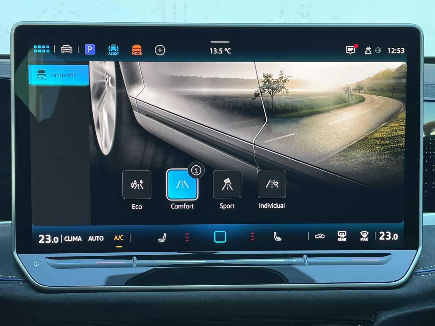 Passat 2.0 TDI R-line HUD/AHK/DCC Pro/360°Kamera/IQ.LIGHT/Navi/ACC/el.Heckklappe/Keyless