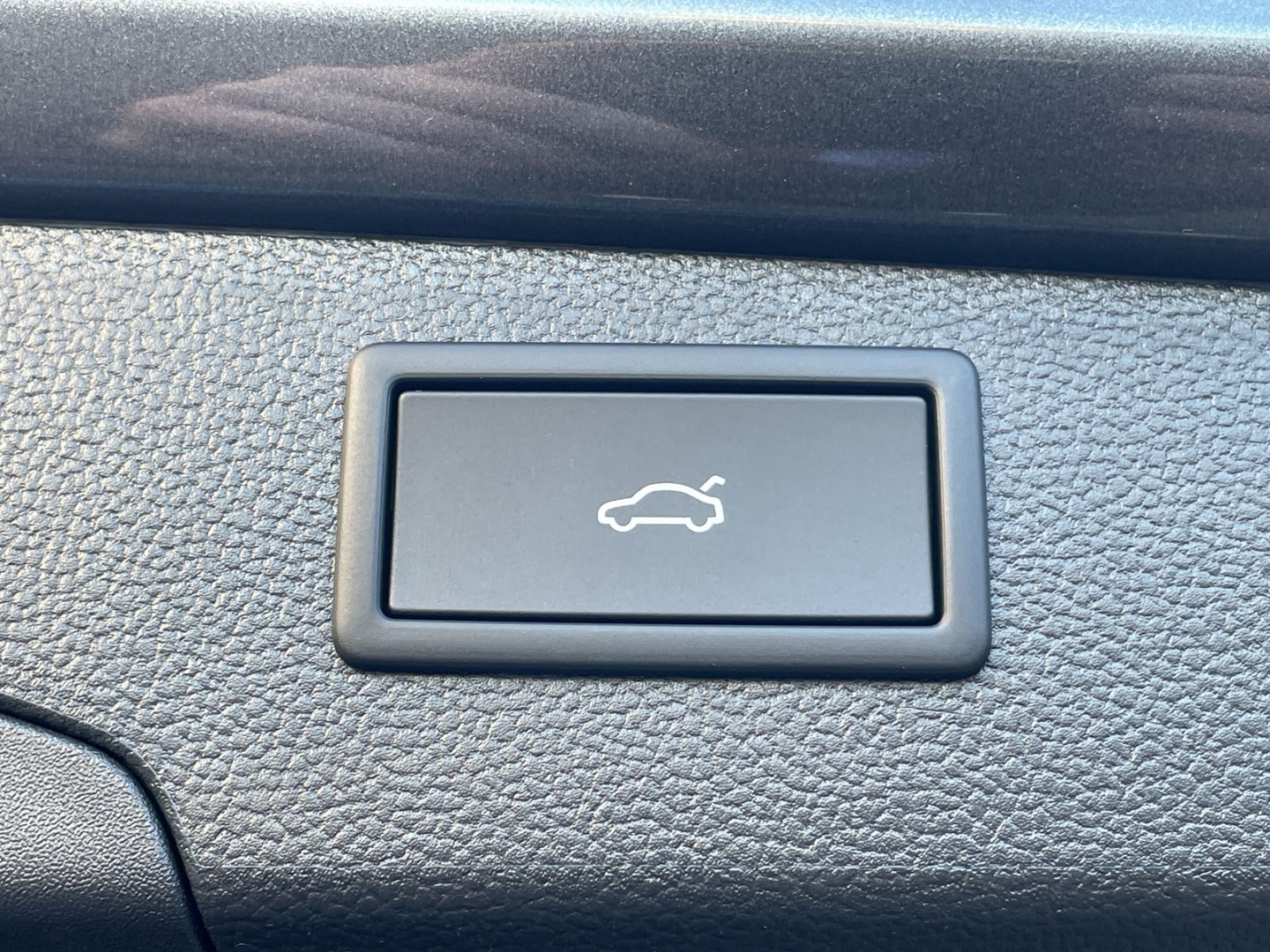 Passat 2.0 TDI R-line HUD/AHK/DCC Pro/360°Kamera/IQ.LIGHT/Navi/ACC/el.Heckklappe/Keyless