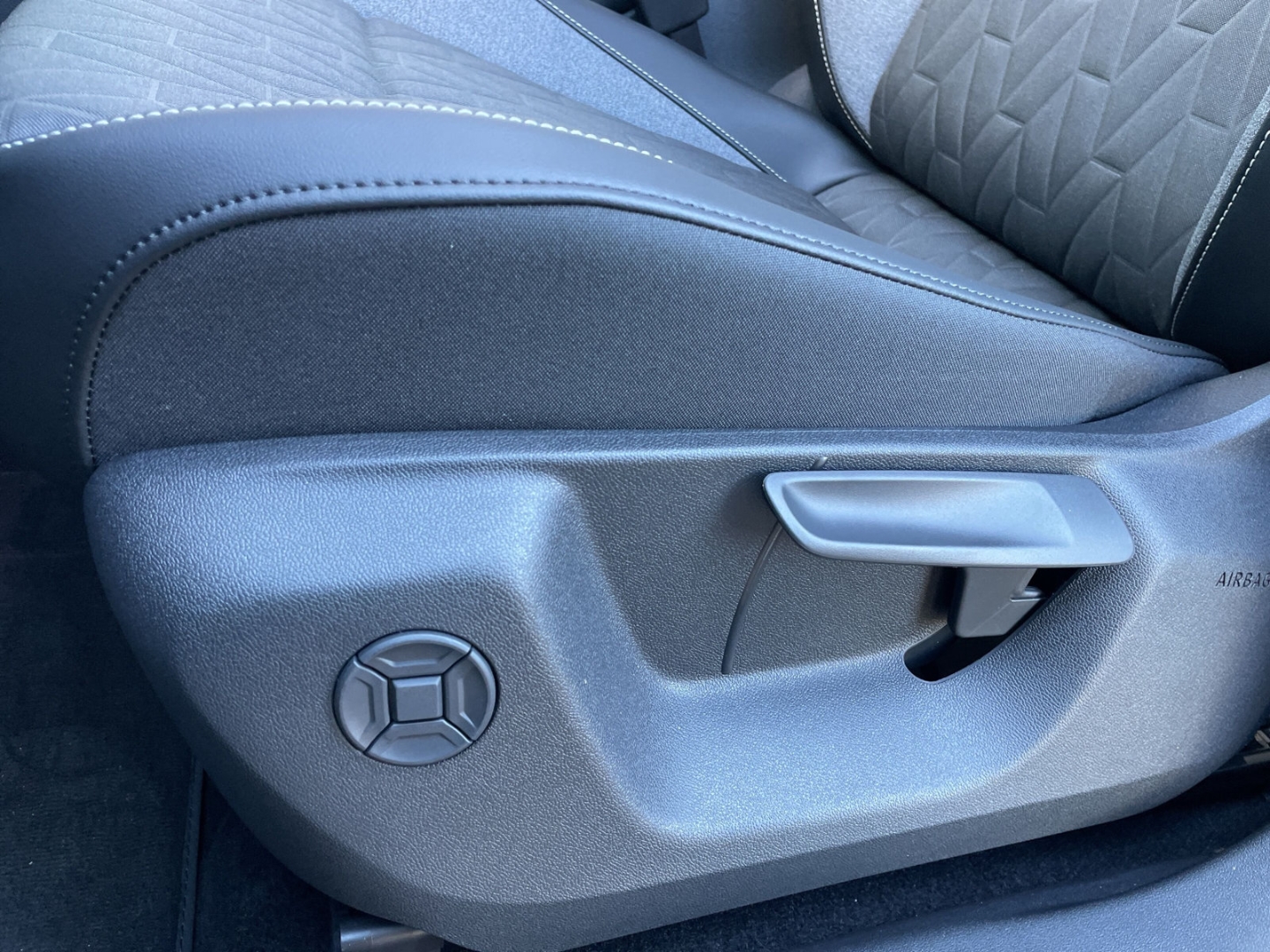 Tiguan ENERGY 2.0TDI DSG Navi/LED/ACC/360°Kamera/App-Connect/el.Heckklappe