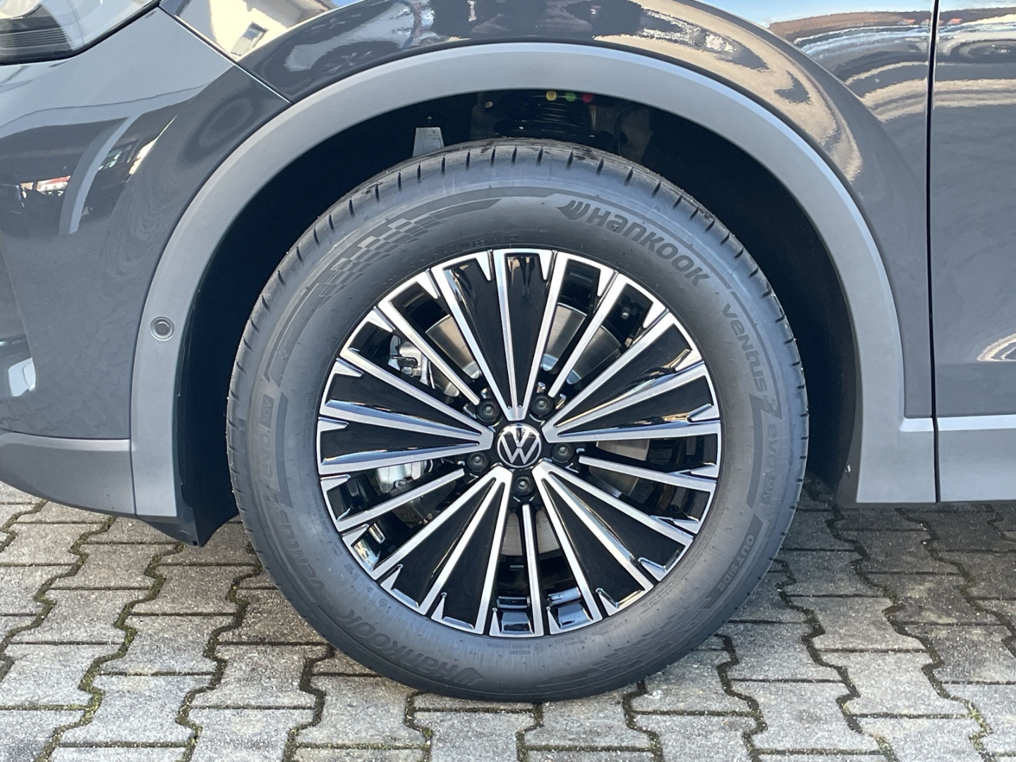 Tiguan ENERGY 2.0TDI DSG Navi/LED/ACC/360°Kamera/App-Connect/el.Heckklappe