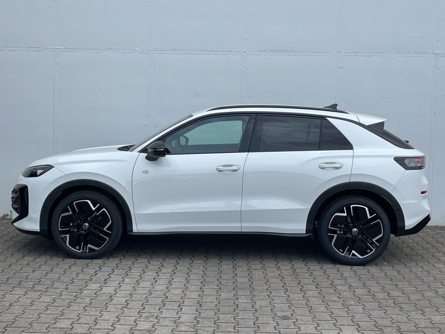 T-Roc R-Line 1.5eTSI 360°Kamera/HUD/ACC/Navi/App-Connect/Keyless/Spurwechsel