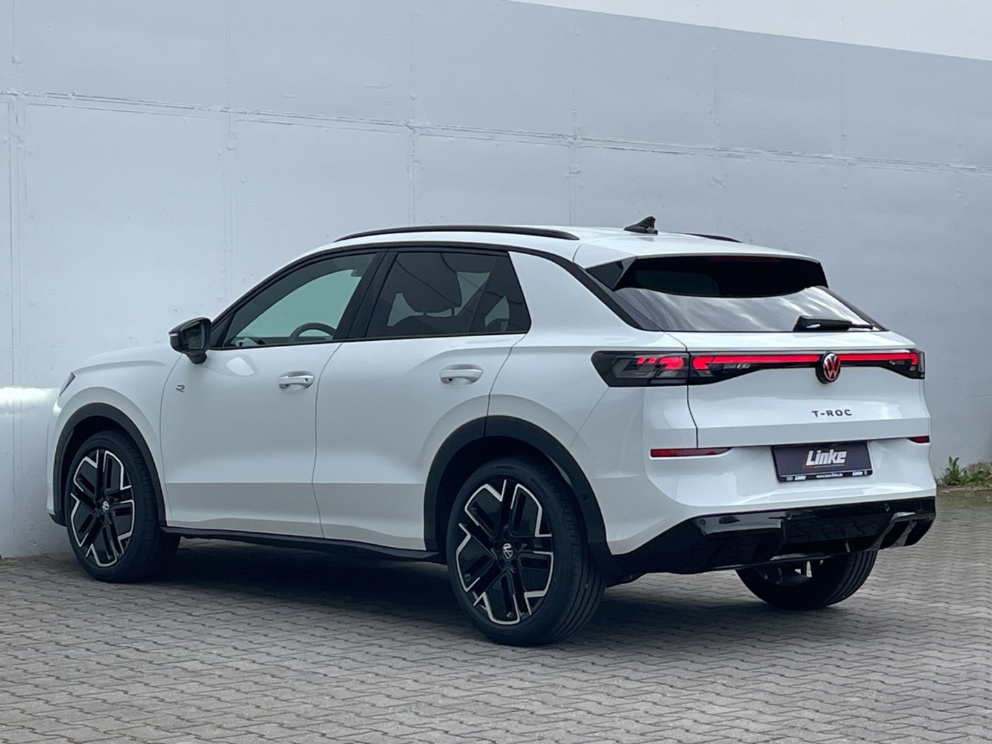 T-Roc R-Line 1.5eTSI 360°Kamera/HUD/ACC/Navi/App-Connect/Keyless/Spurwechsel