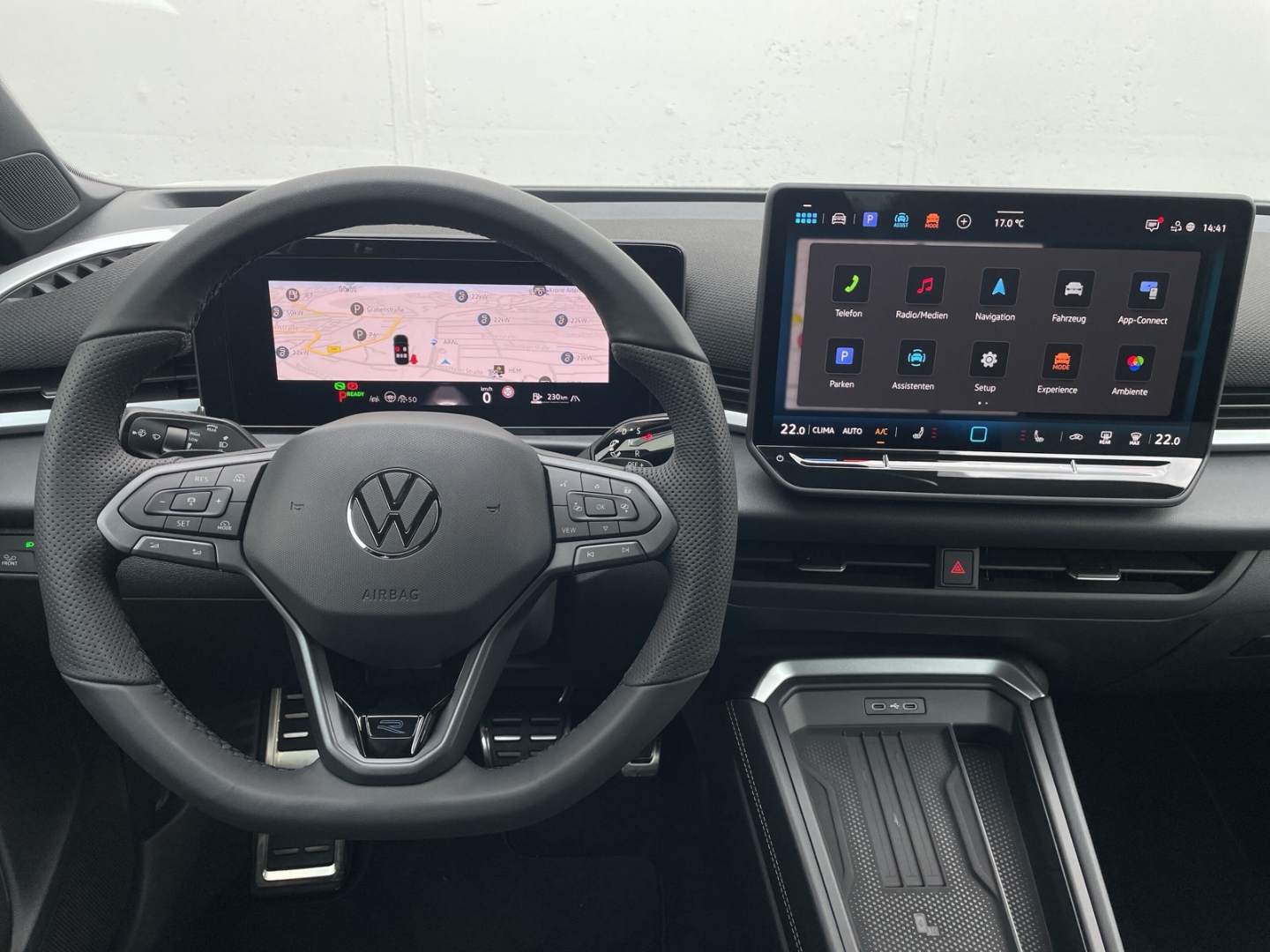 T-Roc R-Line 1.5eTSI 360°Kamera/HUD/ACC/Navi/App-Connect/Keyless/Spurwechsel