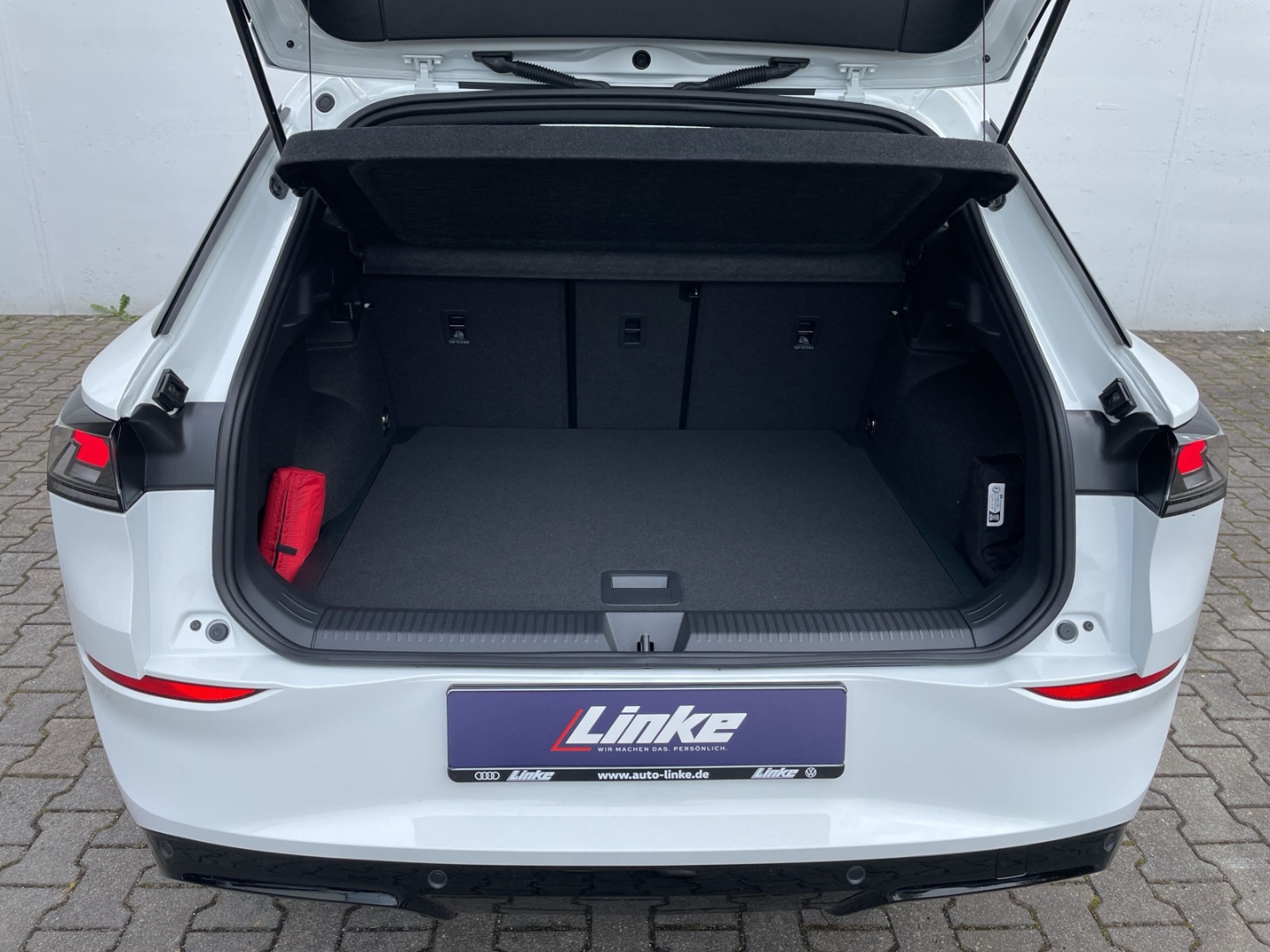 T-Roc R-Line 1.5eTSI 360°Kamera/HUD/ACC/Navi/App-Connect/Keyless/Spurwechsel