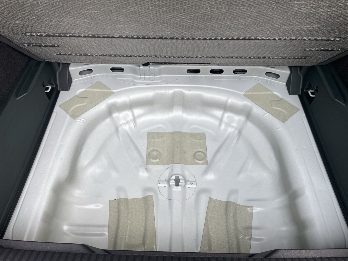 T-Roc R-Line 1.5eTSI 360°Kamera/HUD/ACC/Navi/App-Connect/Keyless/Spurwechsel