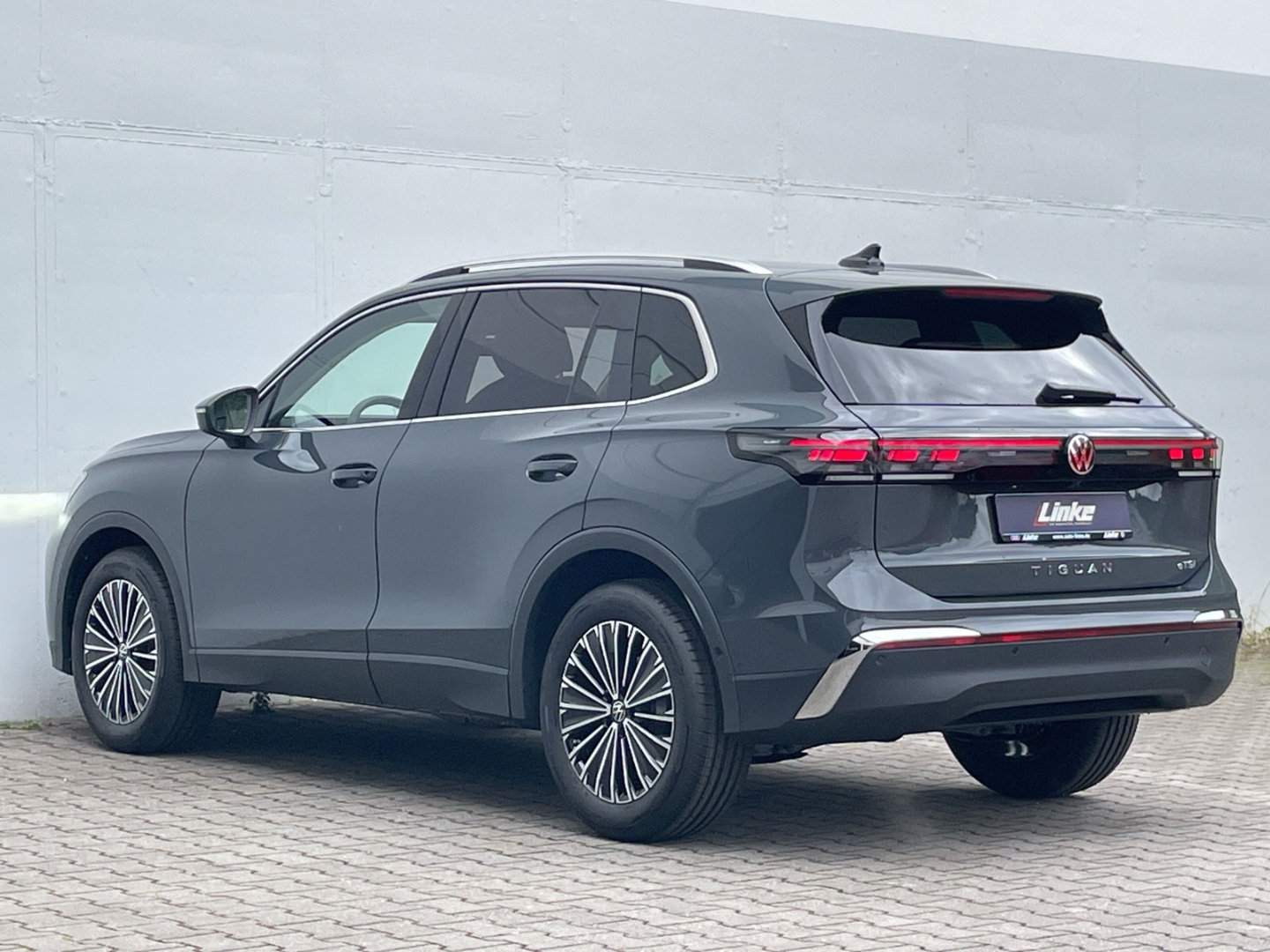 Tiguan Elegance 1.5 eTSI DSG 360°Kamera/AHK/Navi/ACC/App-Connect/HUD