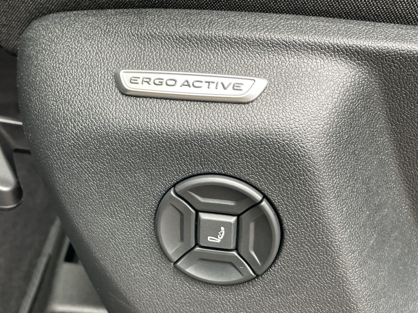 Tiguan Elegance 1.5 eTSI DSG 360°Kamera/AHK/Navi/ACC/App-Connect/HUD