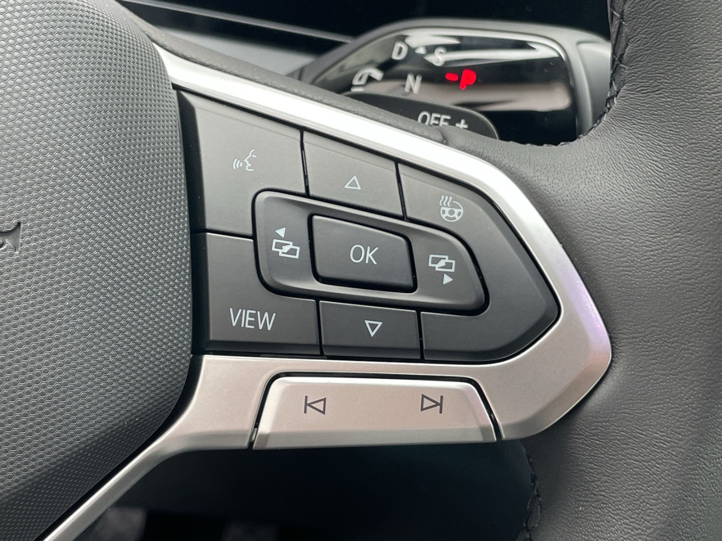 Tiguan Elegance 1.5 eTSI DSG 360°Kamera/AHK/Navi/ACC/App-Connect/HUD