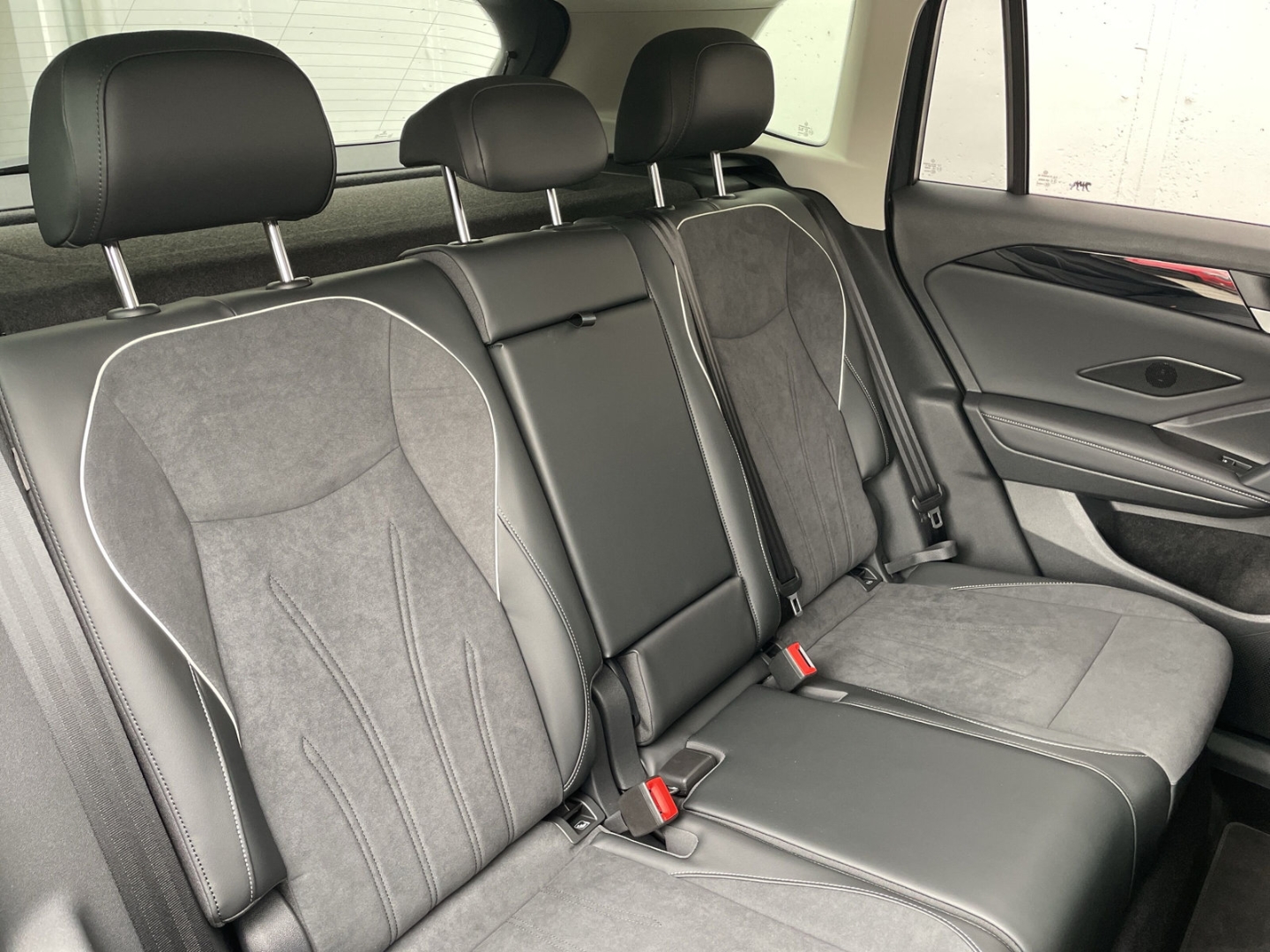 Tiguan Elegance 1.5 eTSI DSG 360°Kamera/AHK/Navi/ACC/App-Connect/HUD