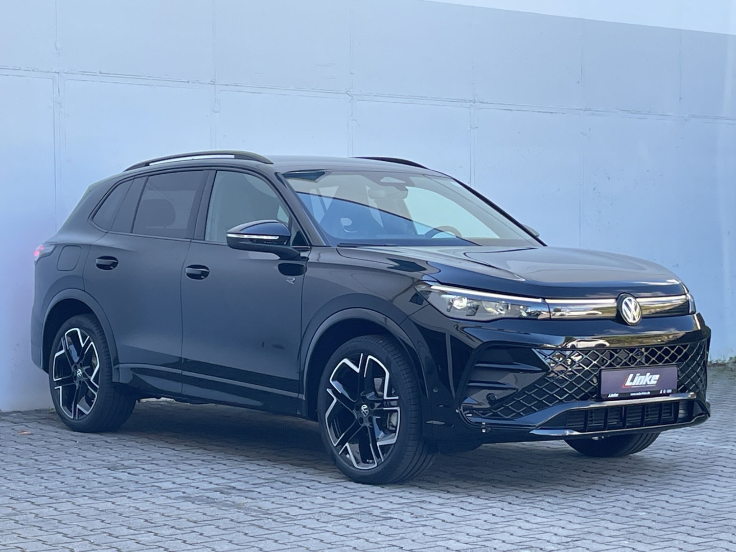 Tiguan 1.5 eTSI DSG R-Line AHK/360°Kamera/Navi/ACC/Keyless/el.Heckklappe