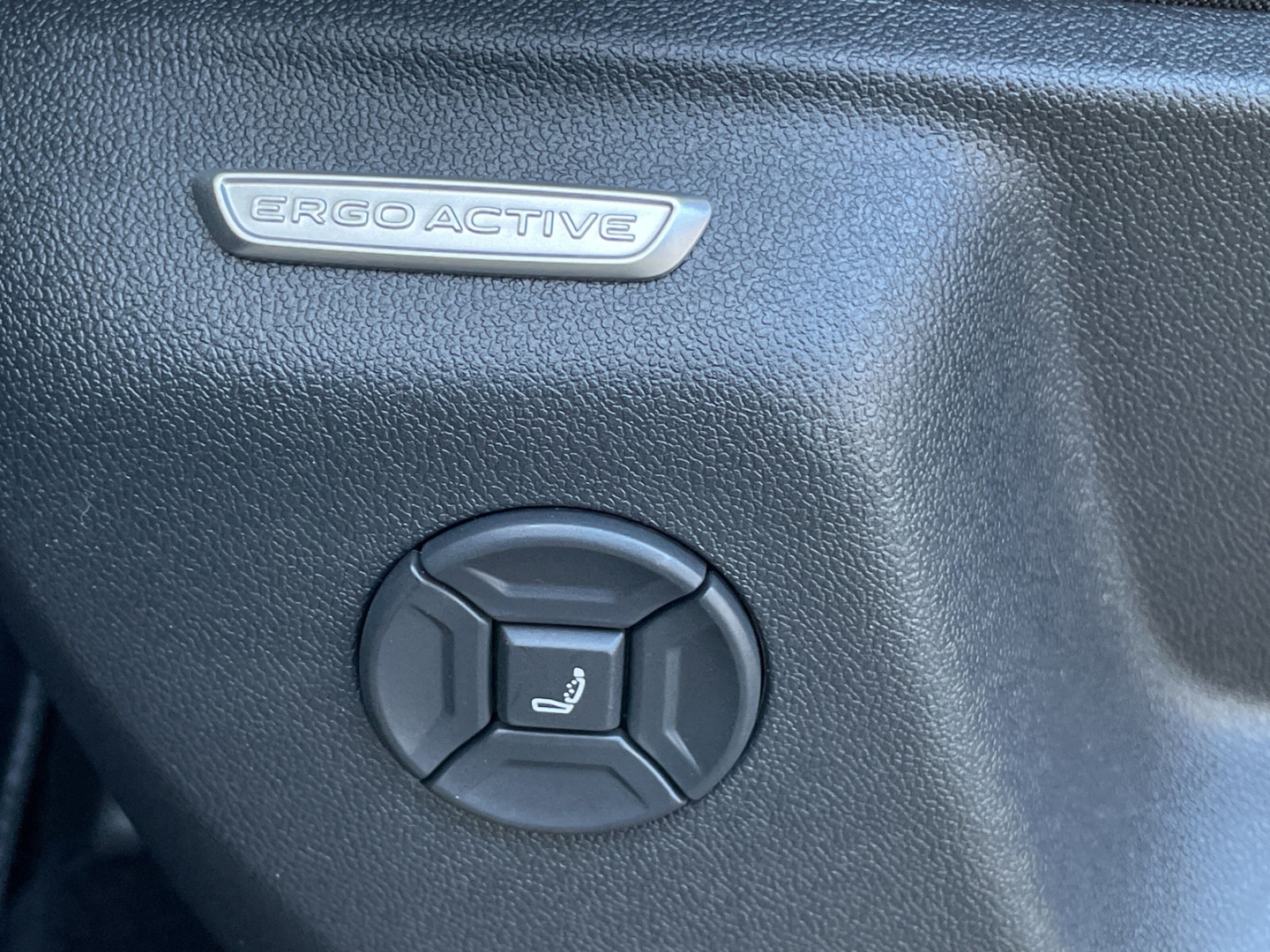 Tiguan 1.5 eTSI DSG R-Line AHK/360°Kamera/Navi/ACC/Keyless/el.Heckklappe