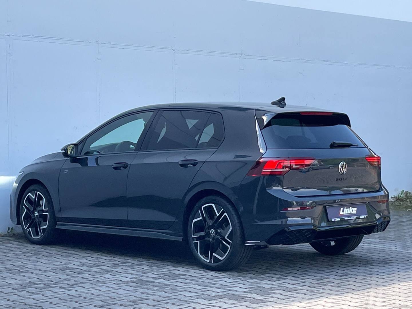 Golf VIII R-Line 1.5eTSI DSG HUD/AHK/Navi/Kamera/ACC/App-Connect/