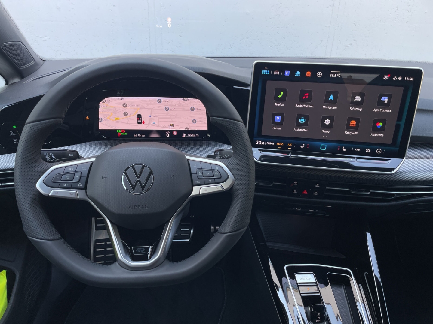 Golf VIII R-Line 1.5eTSI DSG HUD/AHK/Navi/Kamera/ACC/App-Connect/