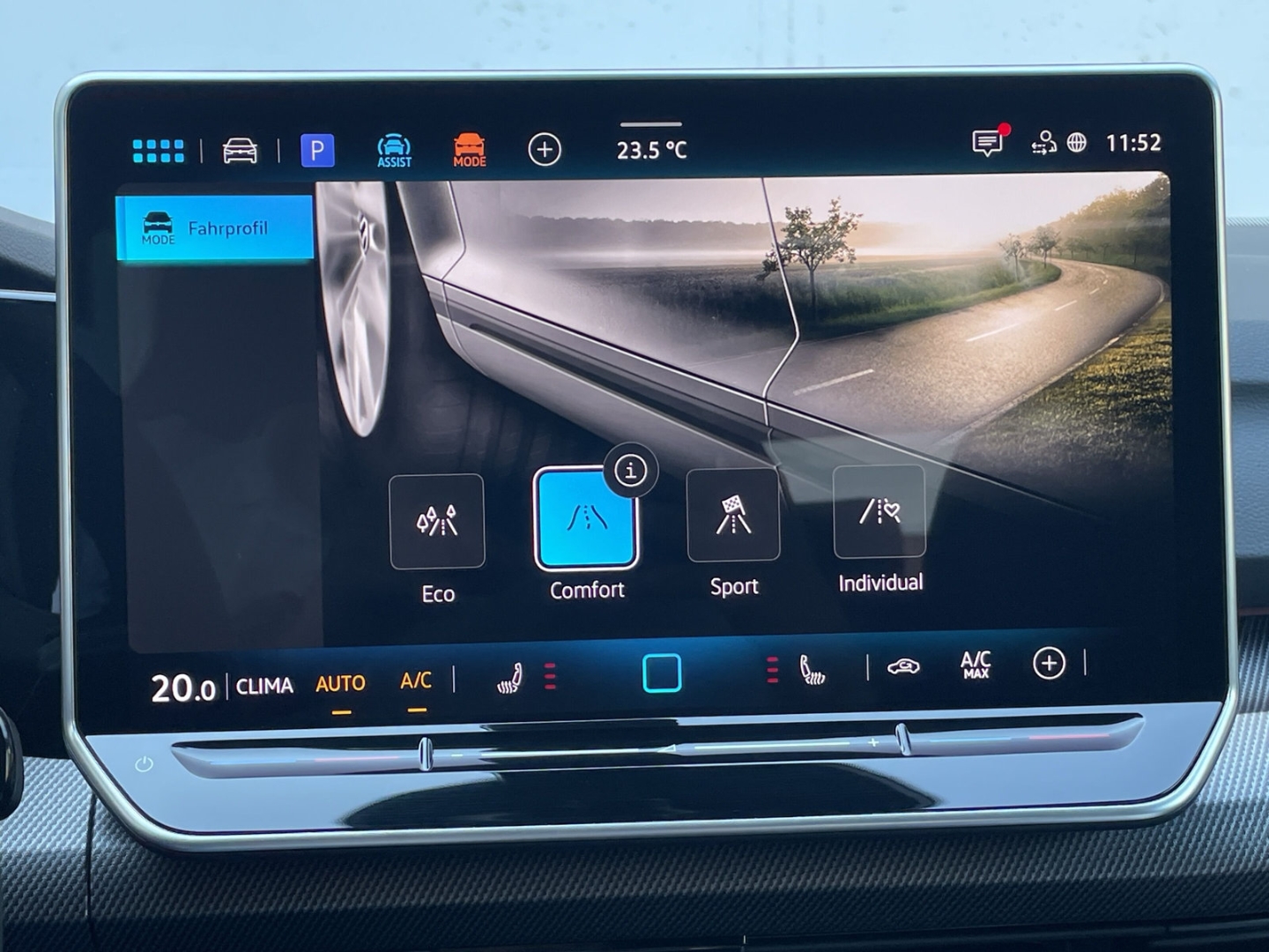 Golf VIII R-Line 1.5eTSI DSG HUD/AHK/Navi/Kamera/ACC/App-Connect/
