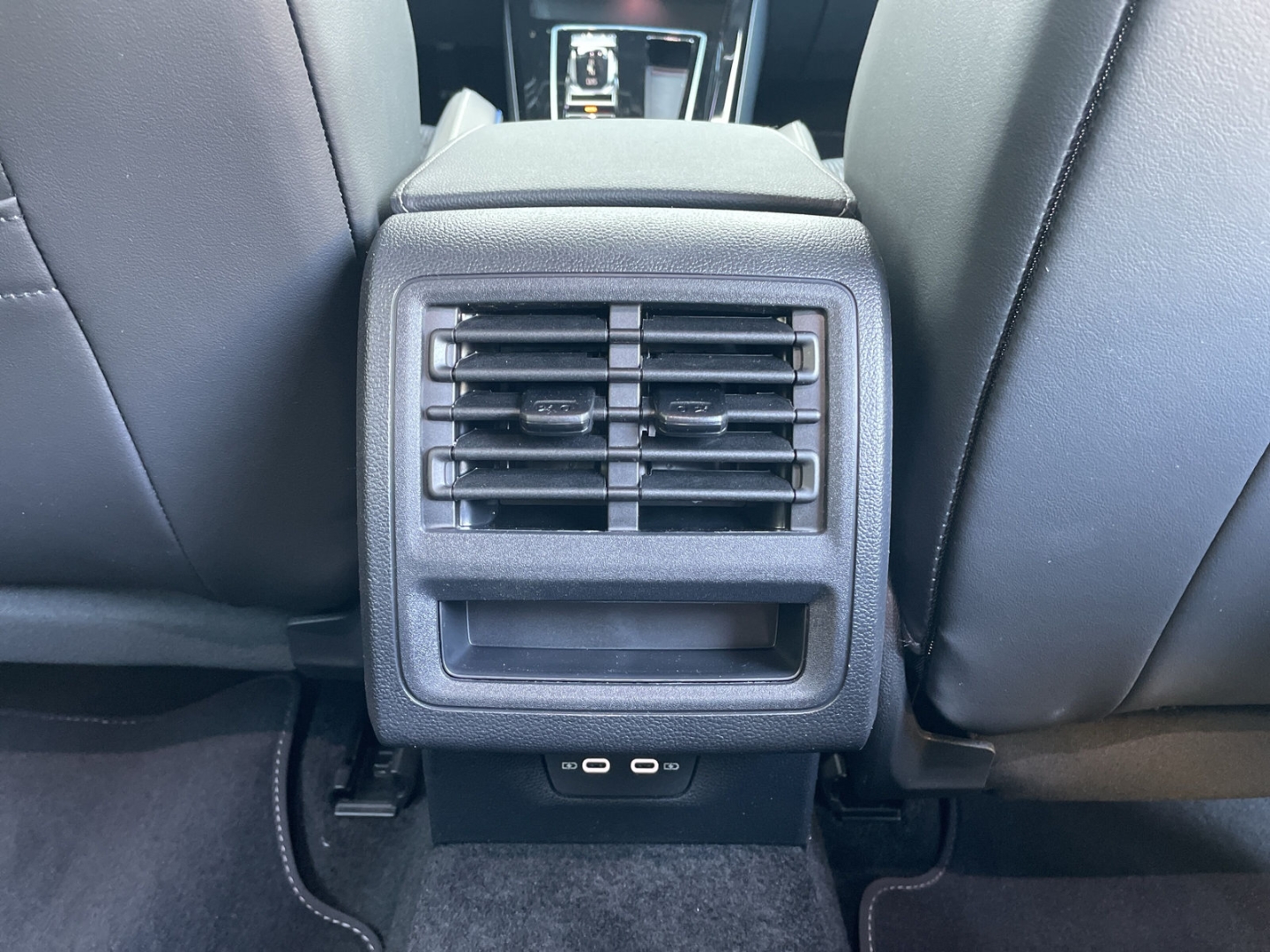 Golf VIII R-Line 1.5eTSI DSG HUD/AHK/Navi/Kamera/ACC/App-Connect/