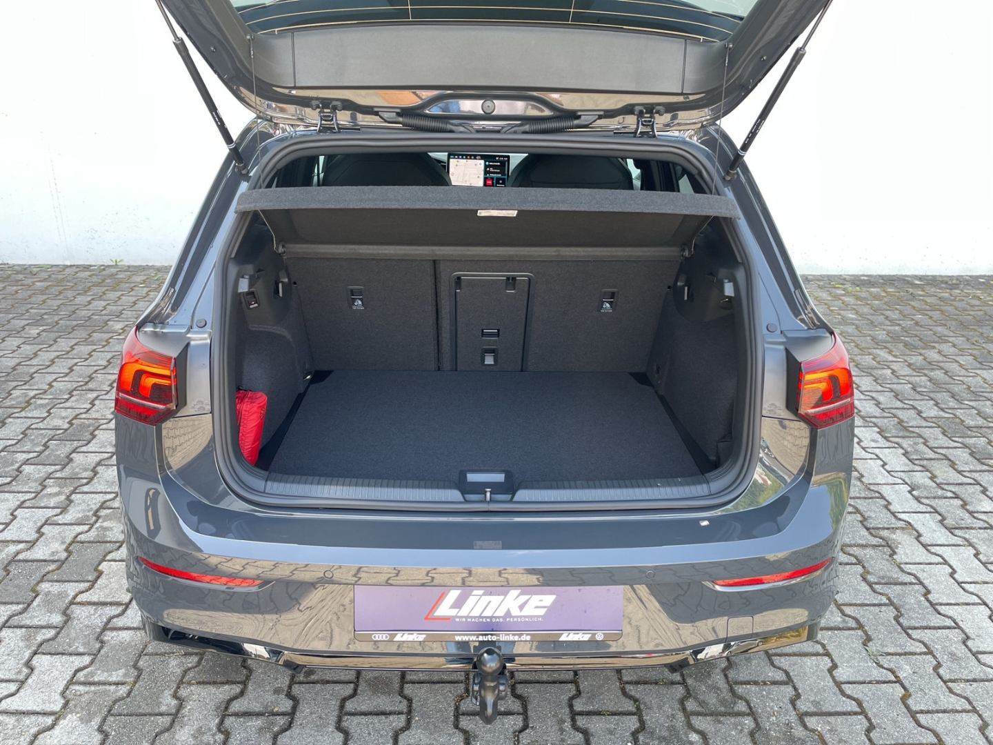 Golf VIII R-Line 1.5eTSI DSG HUD/AHK/Navi/Kamera/ACC/App-Connect/