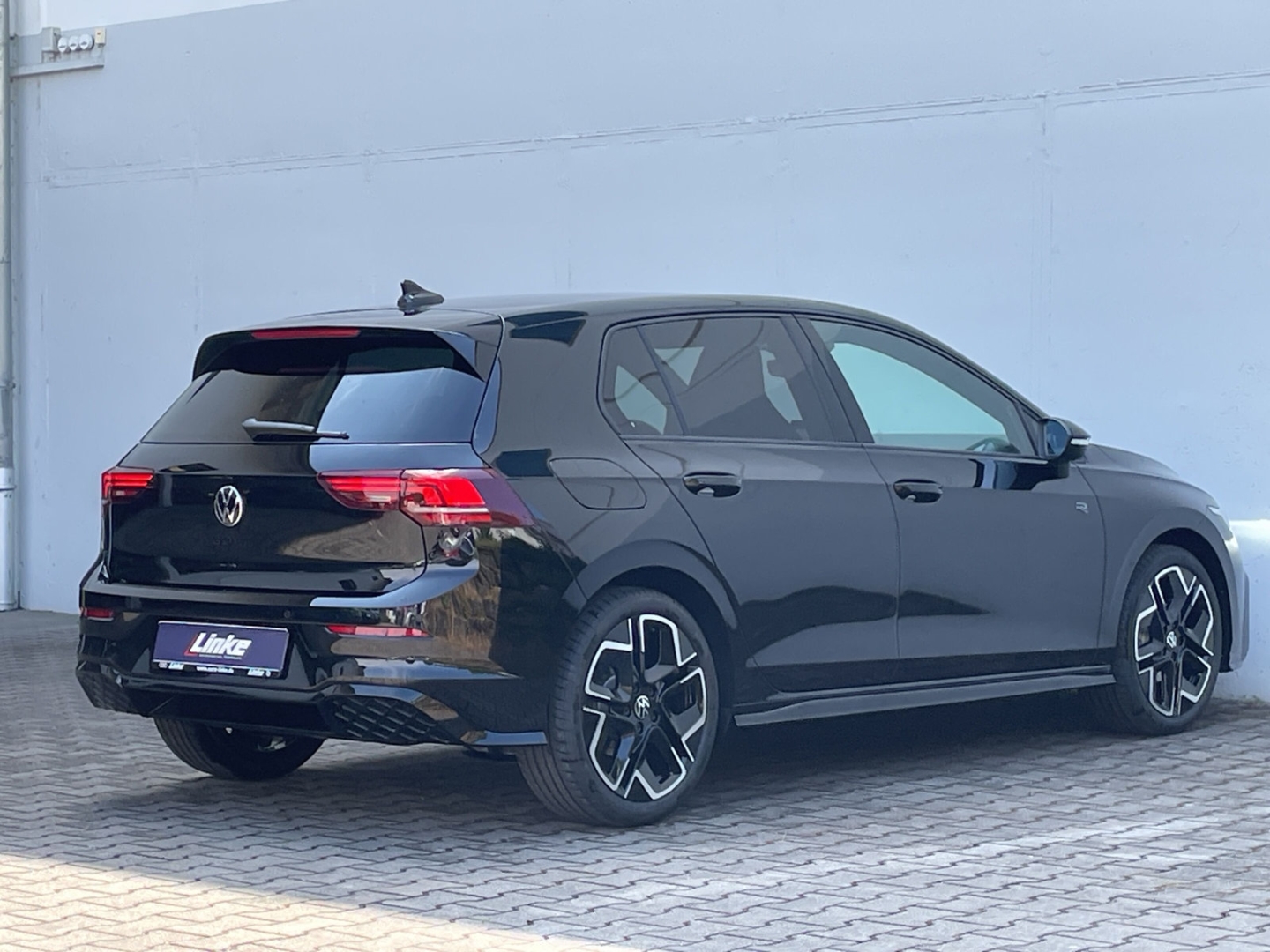 Golf VIII R-Line 1.5 TSI 6-Gang HUD/Kamera/Navi/ACC/LED Plus/App-Connect/