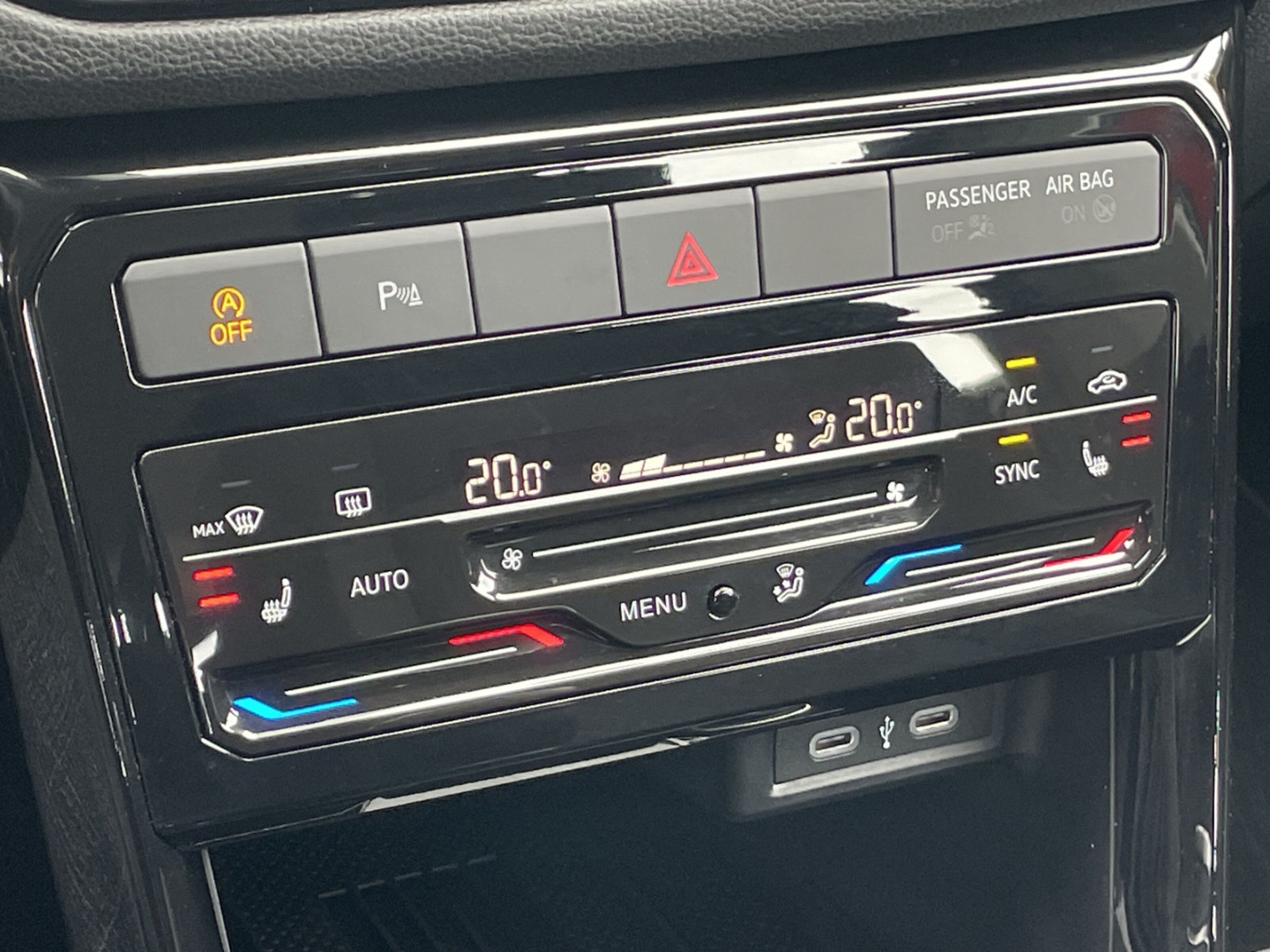 T-Cross 1.0 TSI Life 5-Gang AHK/Kamera/Navi/ACC/Travel/App-Connect/Sitzhzg/