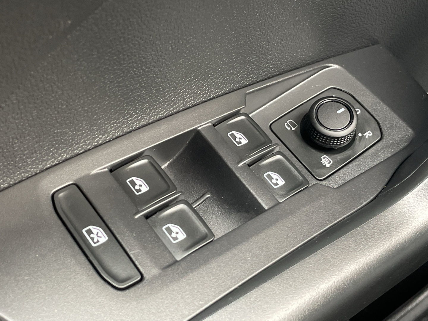 T-Cross 1.0 TSI Life 5-Gang AHK/Kamera/Navi/ACC/Travel/App-Connect/Sitzhzg/