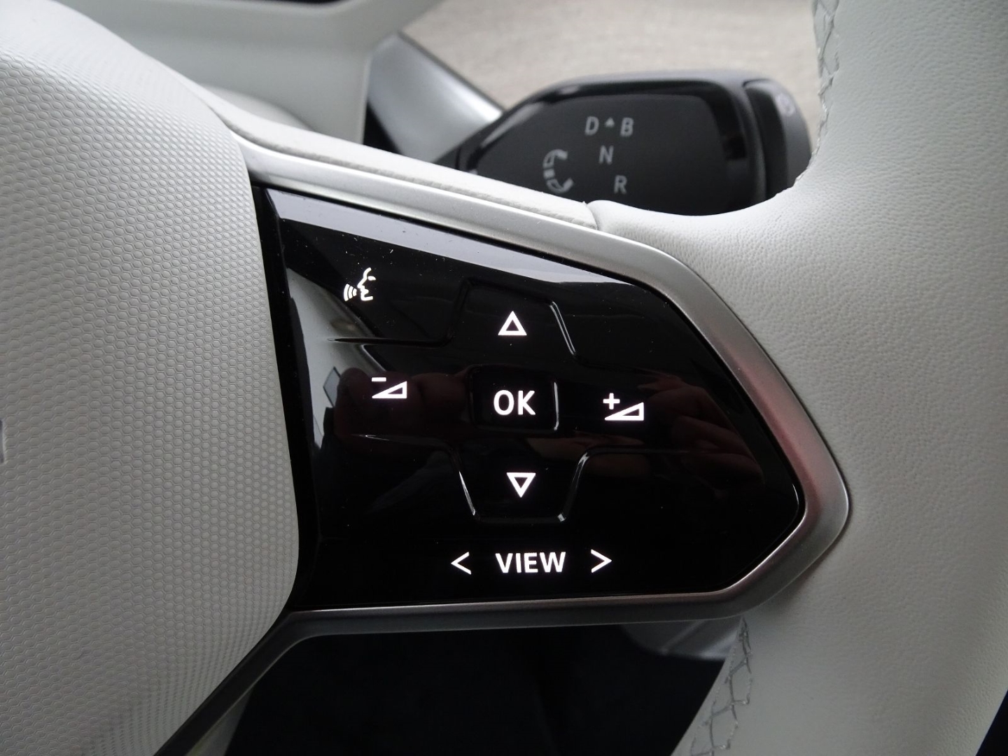 ID. Buzz Pro 77 kWh AHK/IQ.Light/Keyless/Kamera/Navi Digitales Cockpit