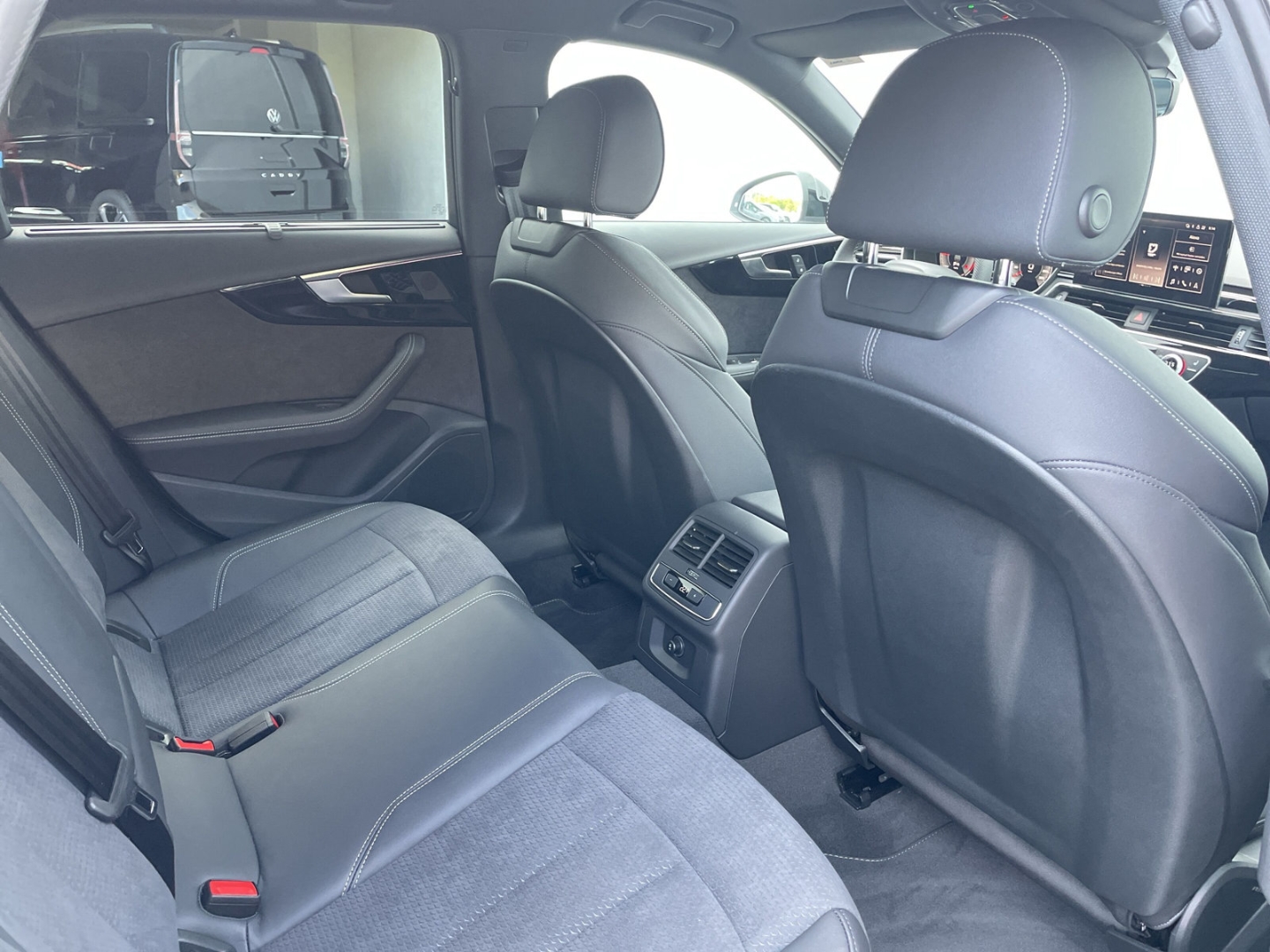 A4 Avant 40 2.0 TDI S Line Competition plus