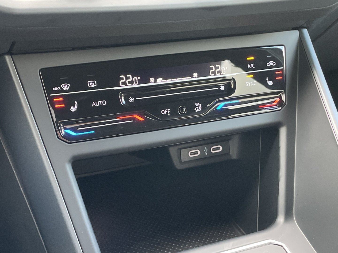 Taigo R-Line 1.0 TSI DSG IQ.LIGHT/Kamera/Navi/ACC