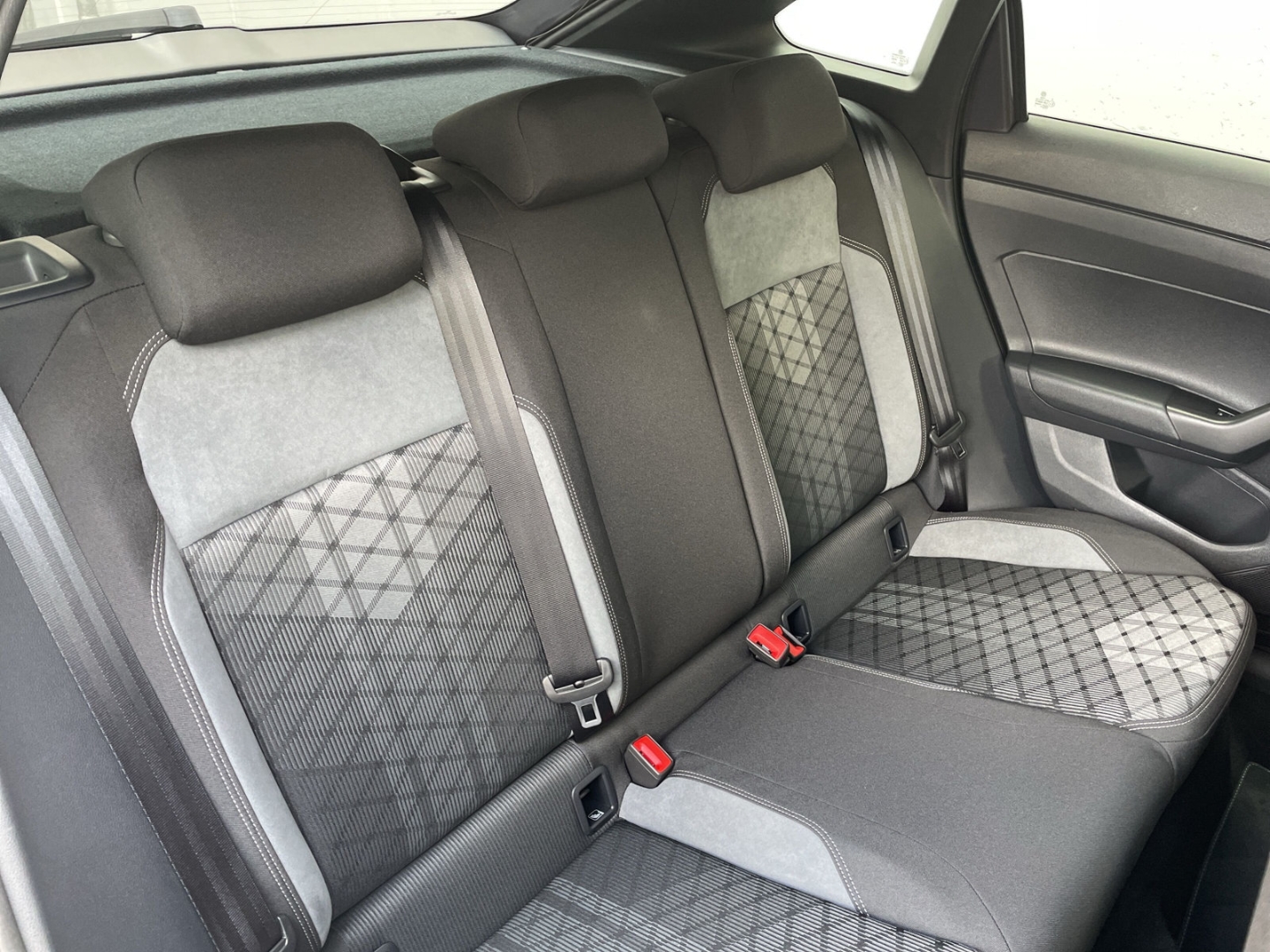 Taigo R-Line 1.0 TSI DSG IQ.LIGHT/Kamera/Navi/ACC