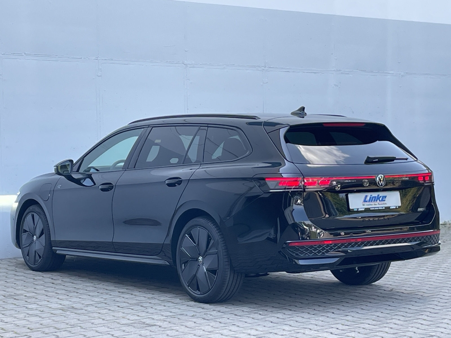 Passat Variant R-Line Signature 1.5 TSI eHybrid DSG AHK