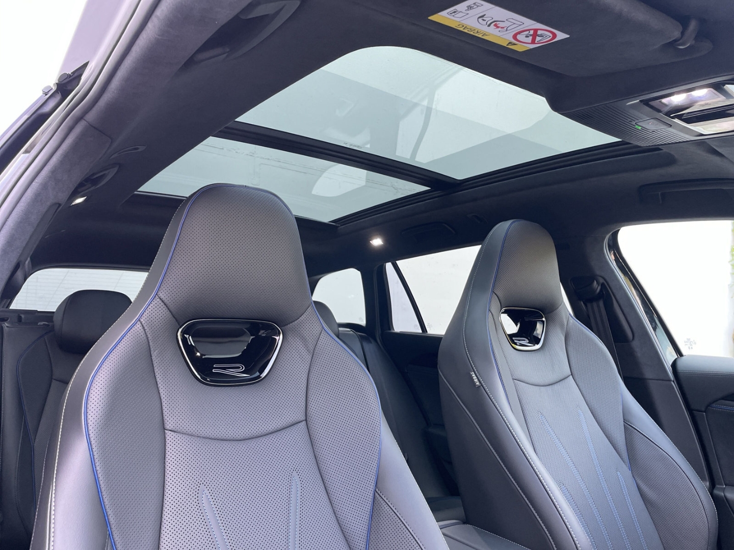 Passat Variant R-Line Signature 1.5 TSI eHybrid DSG AHK