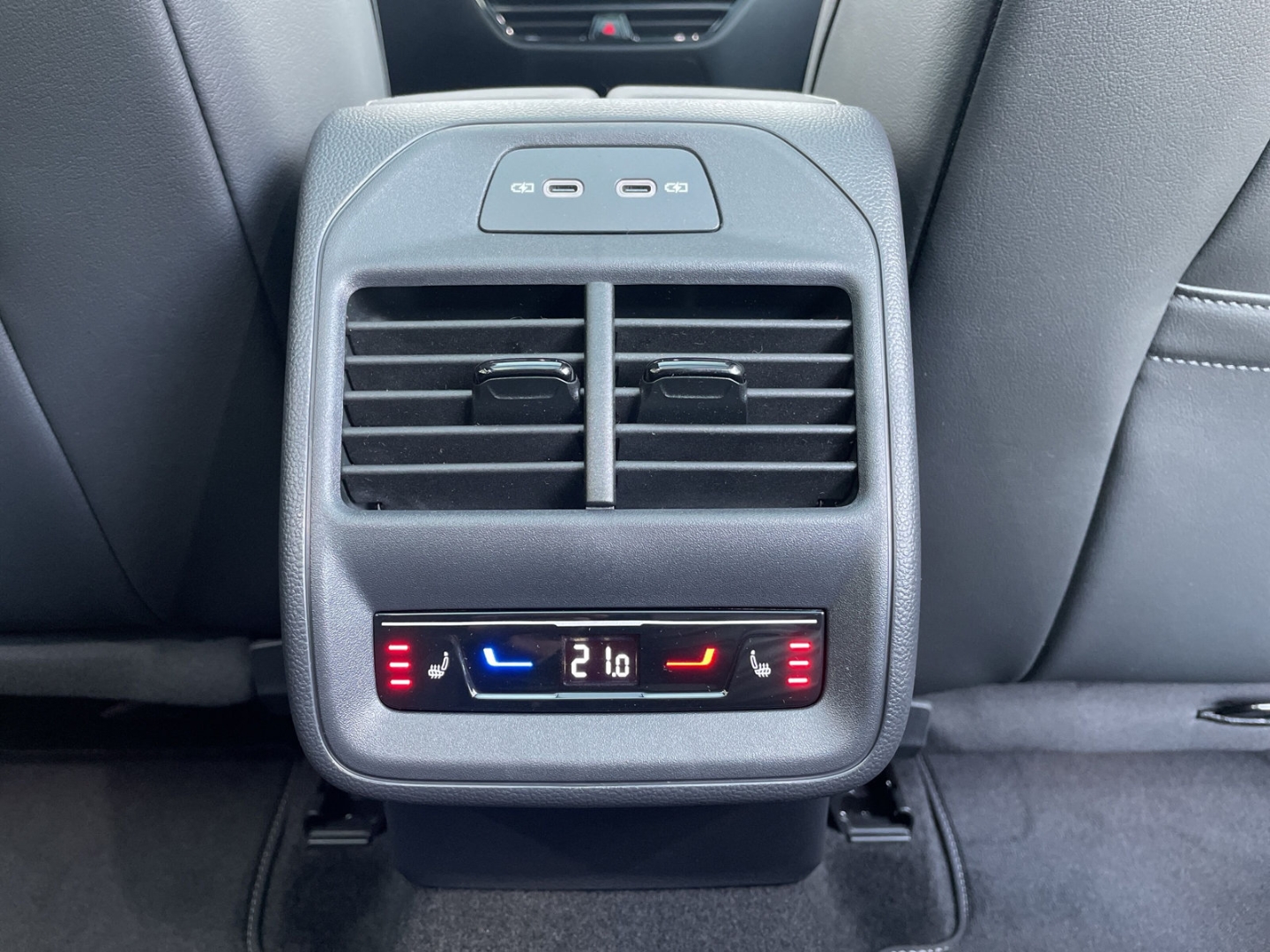 Passat Variant R-Line Signature 1.5 TSI eHybrid DSG AHK