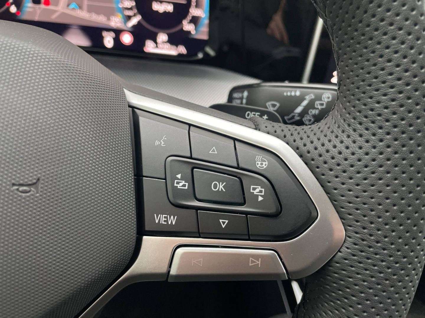 Golf VIII R-Line 2.0 TDI DSG Black Style Kamera ACC