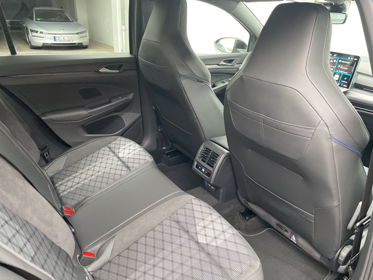 Golf VIII R-Line 2.0 TDI DSG Black Style Kamera ACC