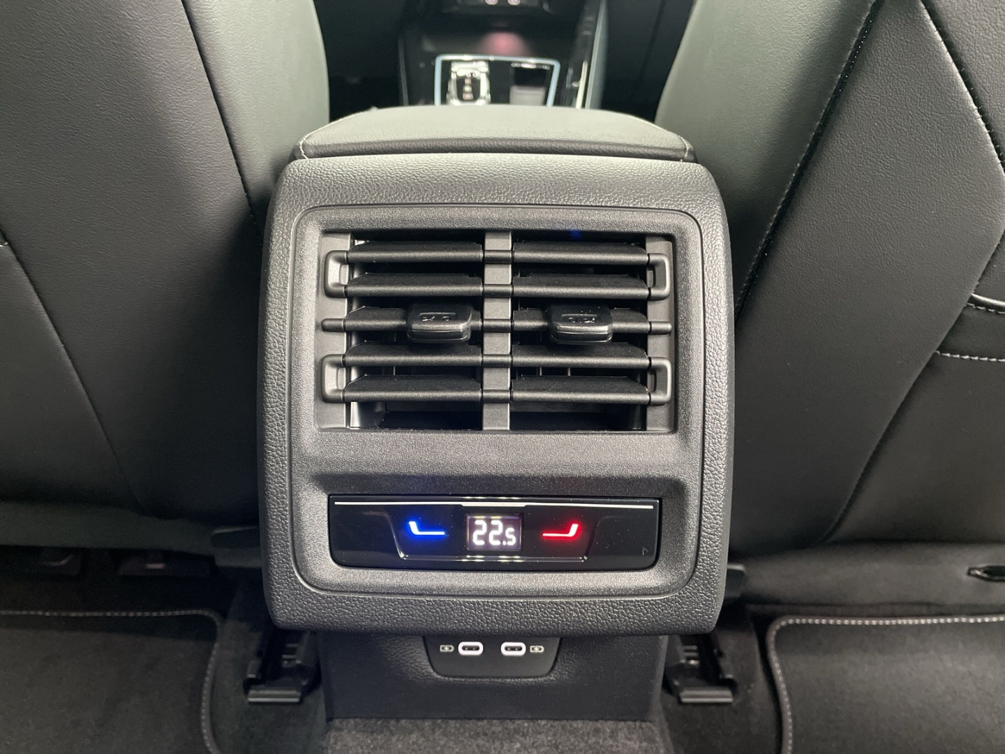 Golf VIII R-Line 2.0 TDI DSG Black Style Kamera ACC