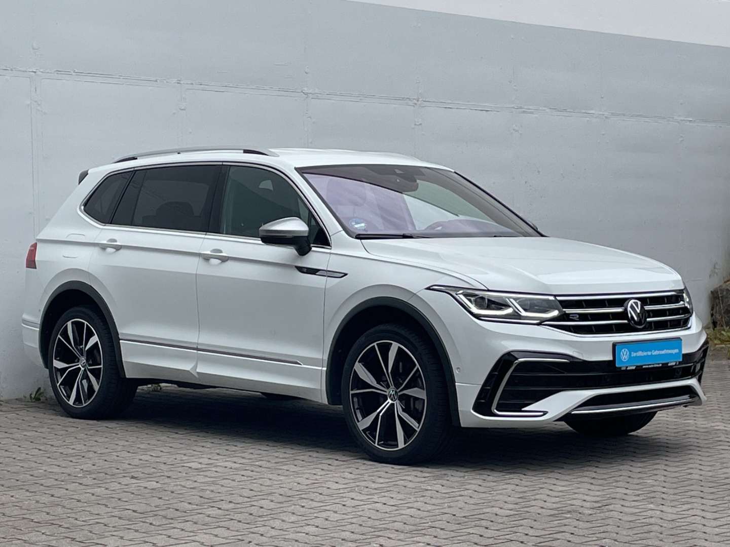 Tiguan Allspace R-Line 2.0TDI 4MOTION AHK/Kamera/Navi