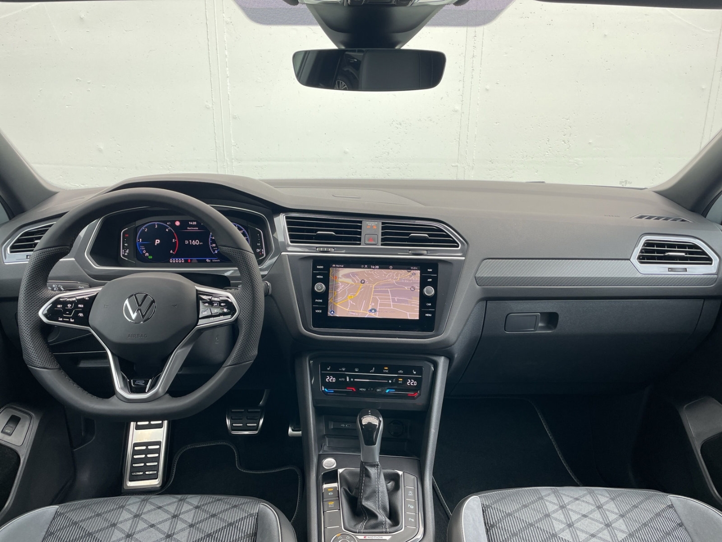 Tiguan Allspace R-Line 2.0TDI 4MOTION AHK/Kamera/Navi