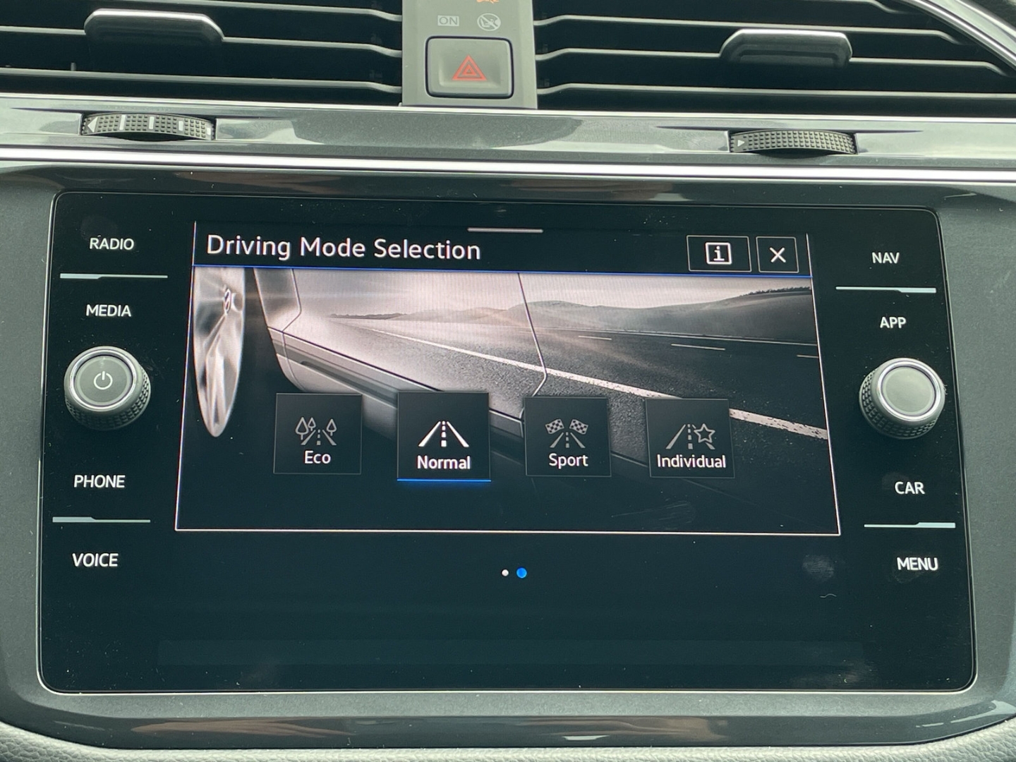 Tiguan Allspace R-Line 2.0TDI 4MOTION AHK/Kamera/Navi