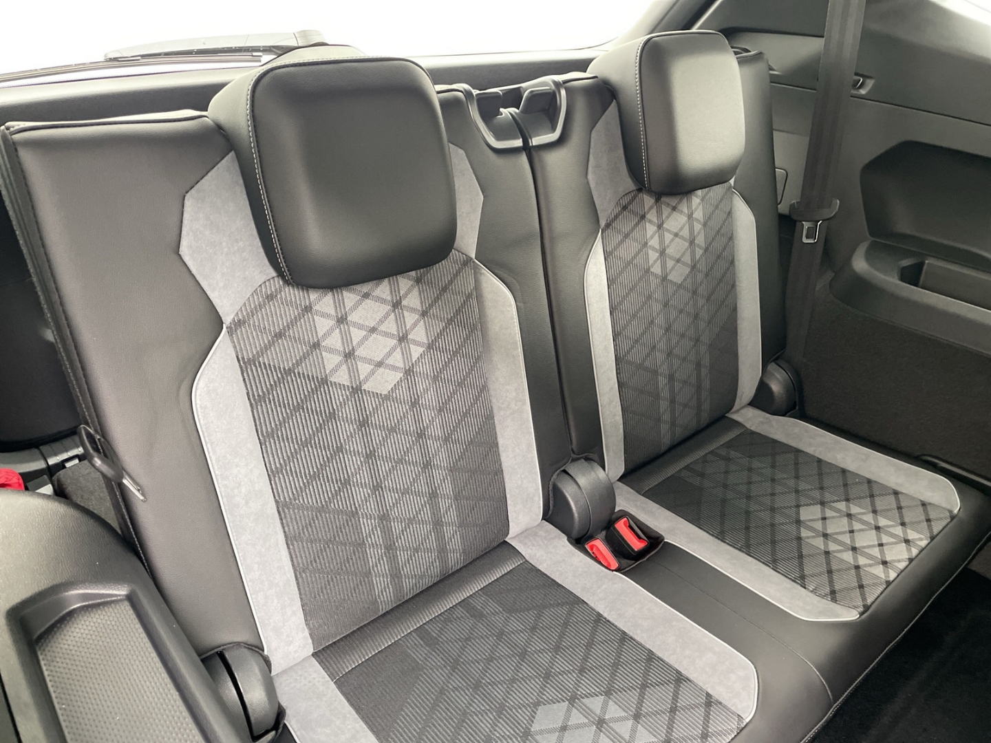 Tiguan Allspace R-Line 2.0TDI 4MOTION AHK/Kamera/Navi