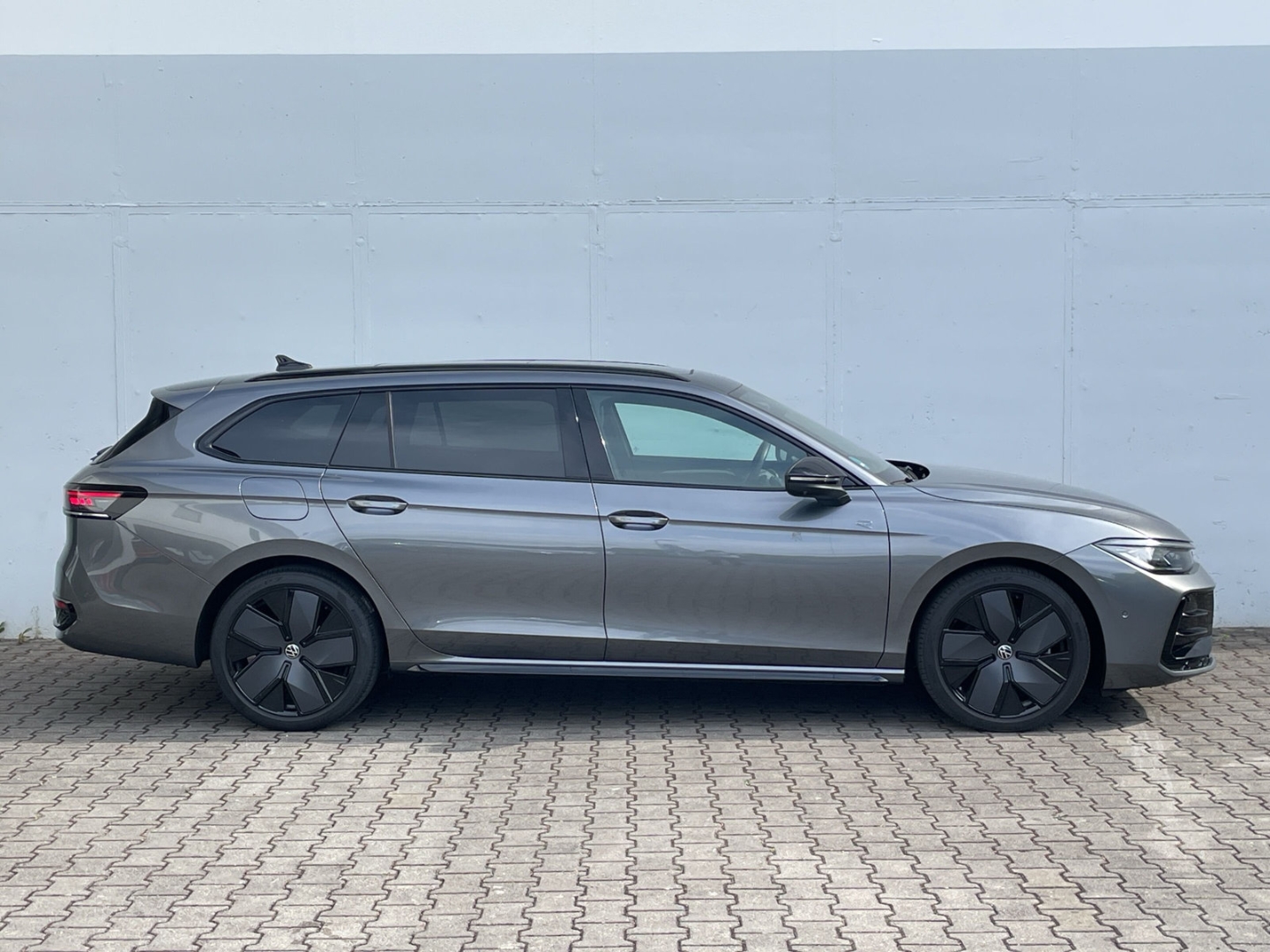 Passat R-Line Signature 2.0 TDI DSG 4Motion Pano/AHK/360°Kamera