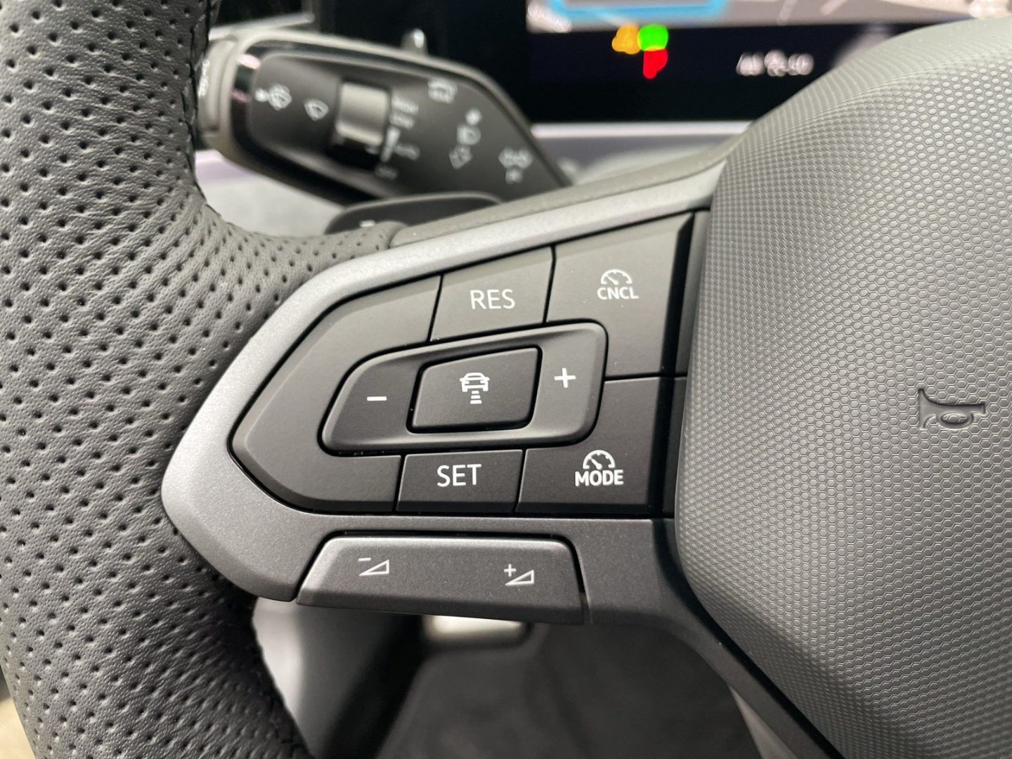 Passat R-Line Signature 2.0 TDI DSG 4Motion Pano/AHK/360°Kamera